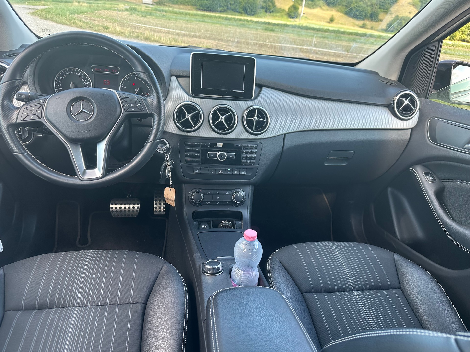 MERCEDES-BENZ B 180 7G-DCT-image-12