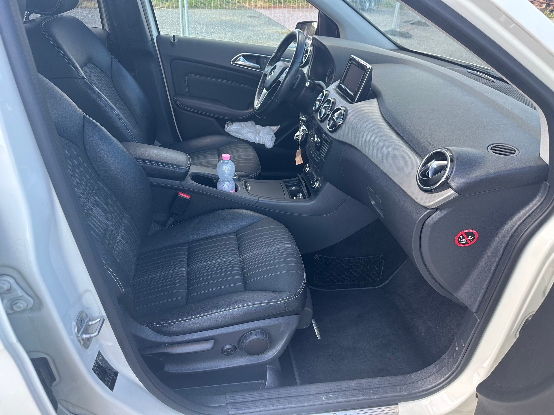 MERCEDES-BENZ B 180 7G-DCT-image-8