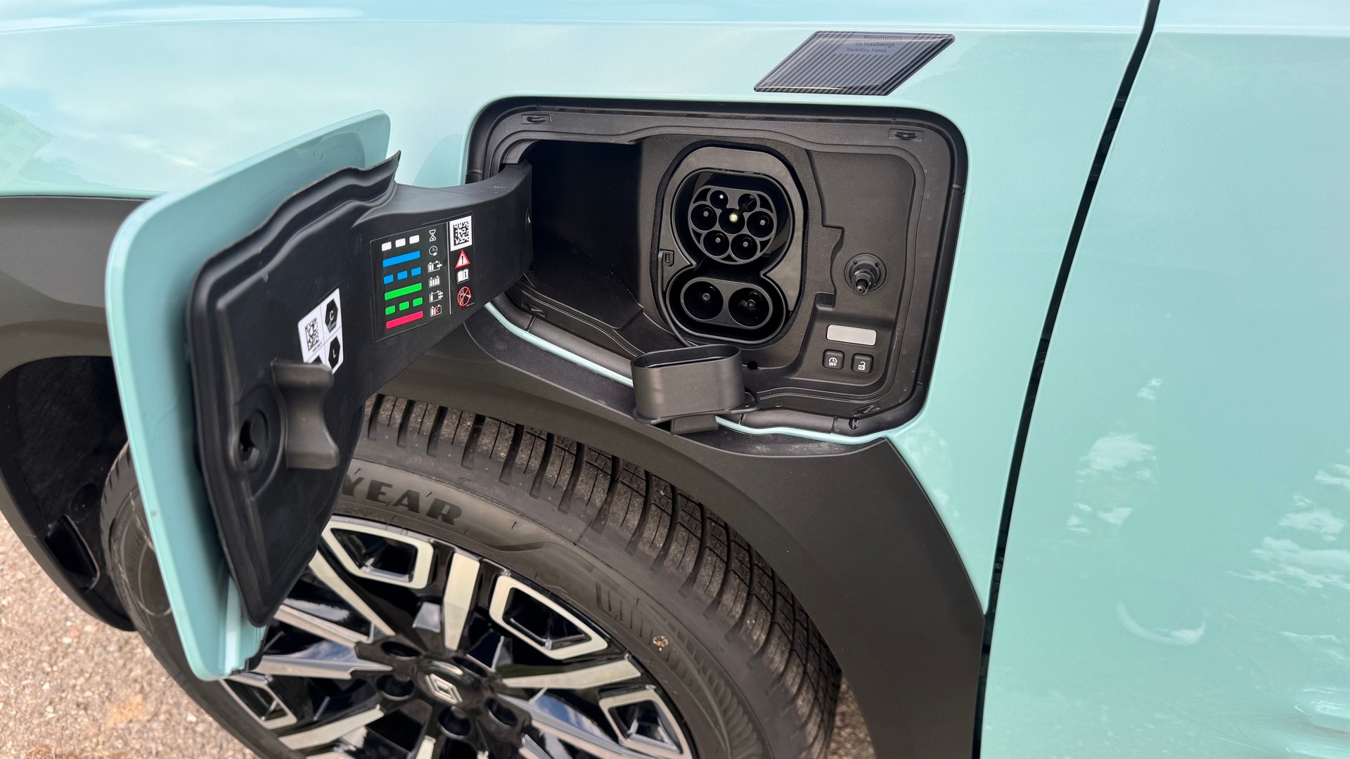 RENAULT R4 E-Tech Comfort Range 52 kWh Iconic * Vollausstattung * Toutes Options *-image-10