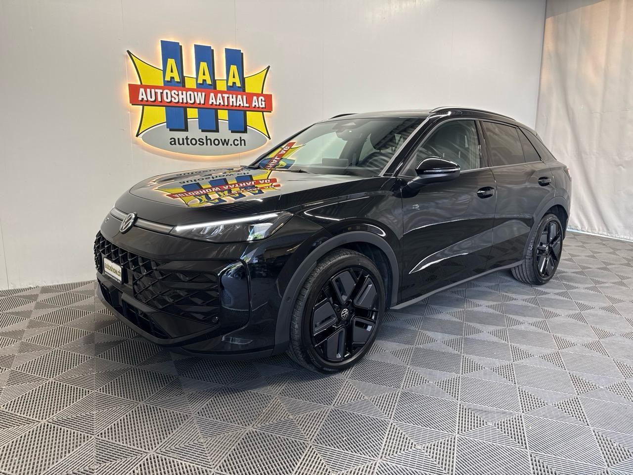 VW T-Roc 1.5 eTSI mHEV R-Line DSG-image-0