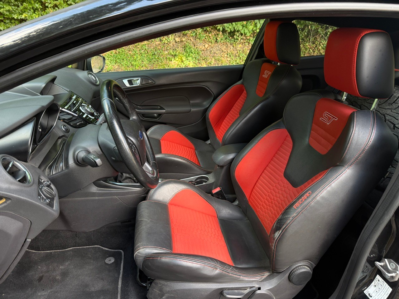 FORD Fiesta 1.6 SCTi ST-2-image-8