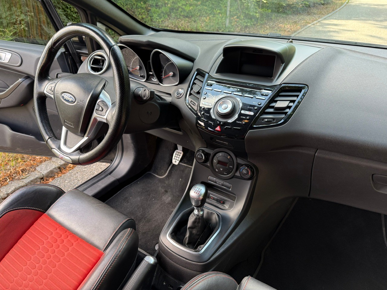 FORD Fiesta 1.6 SCTi ST-2-image-9