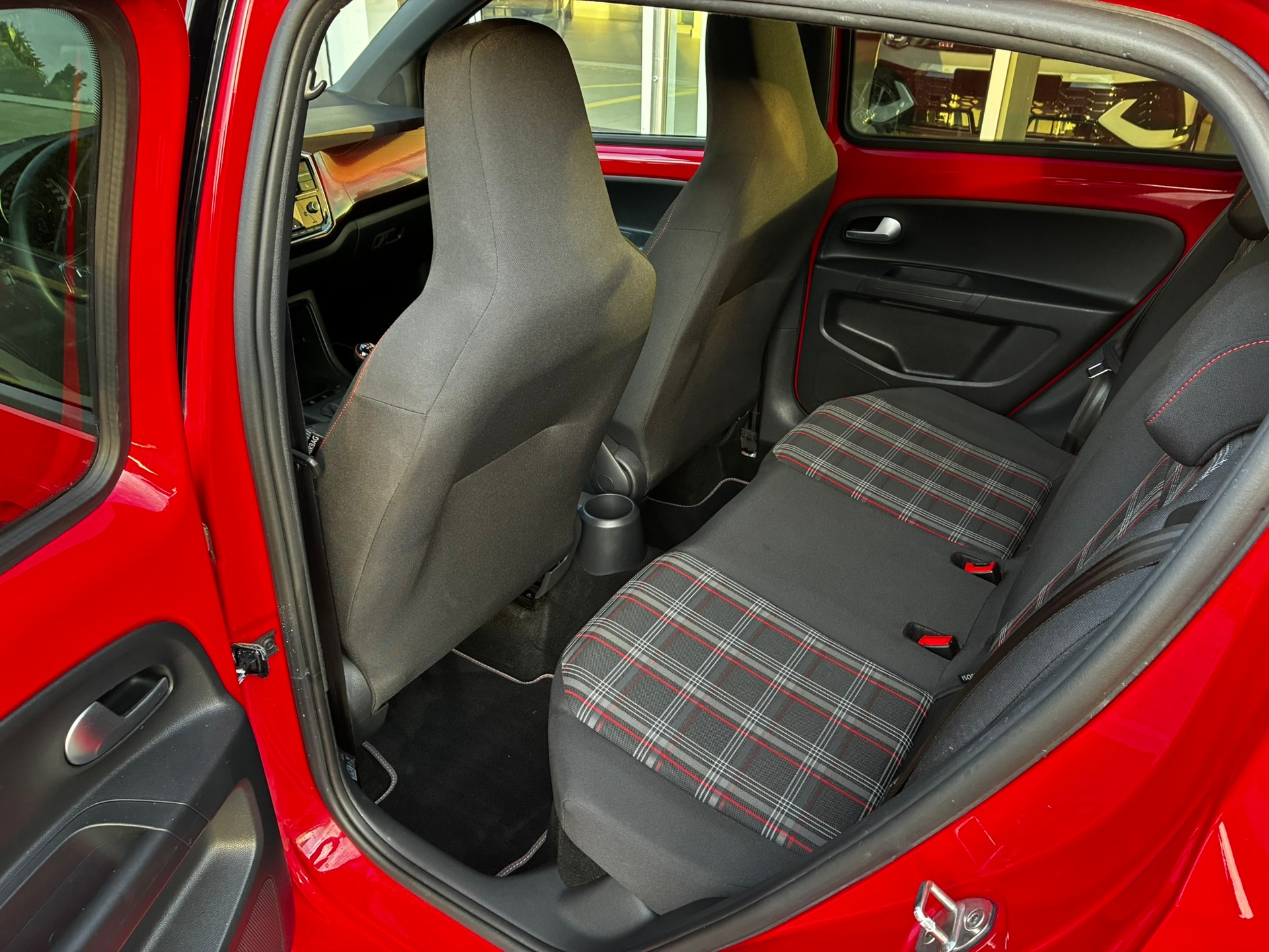 VW Up 1.0 TSI GTI-image-6