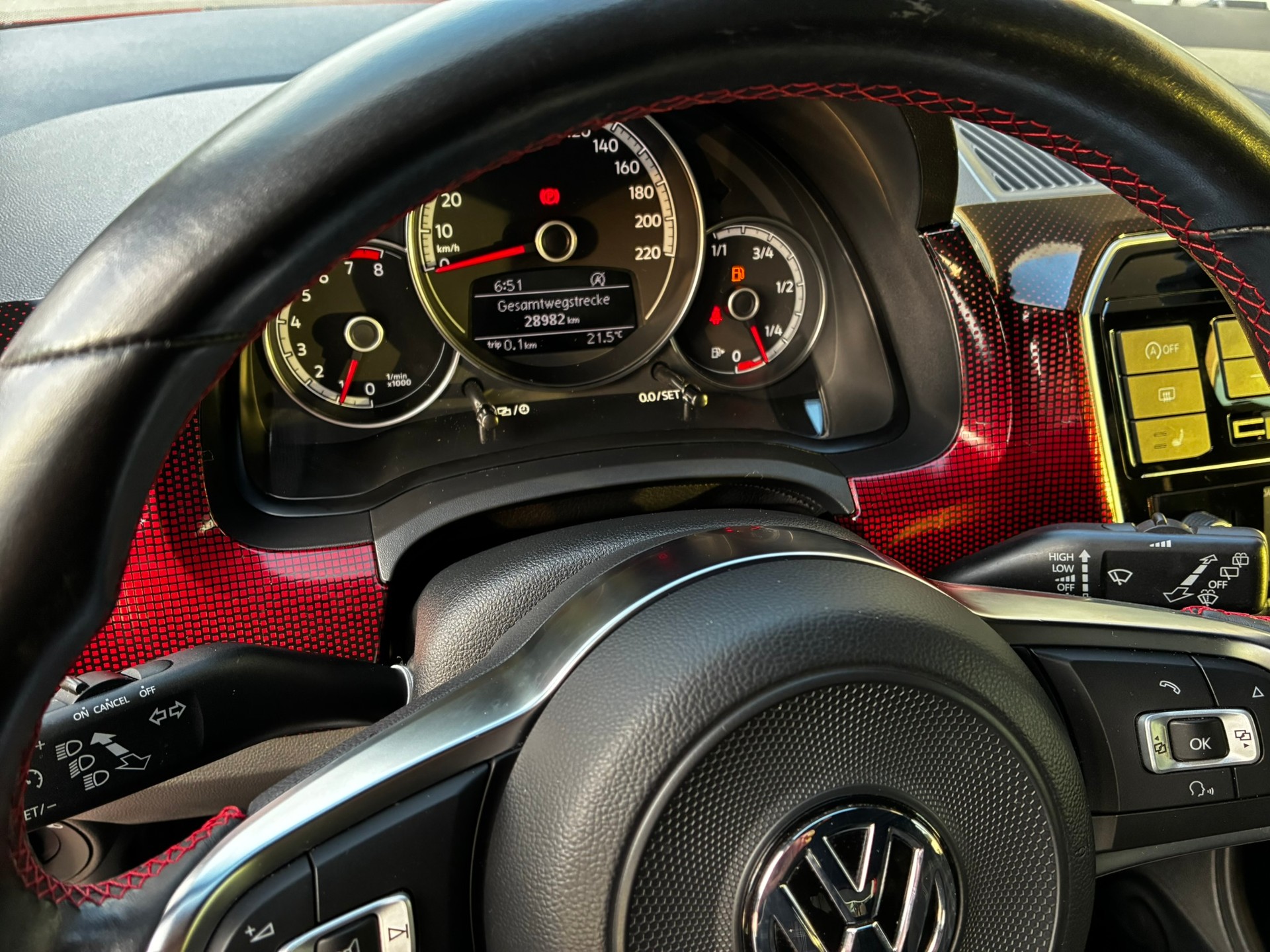 VW Up 1.0 TSI GTI-image-5