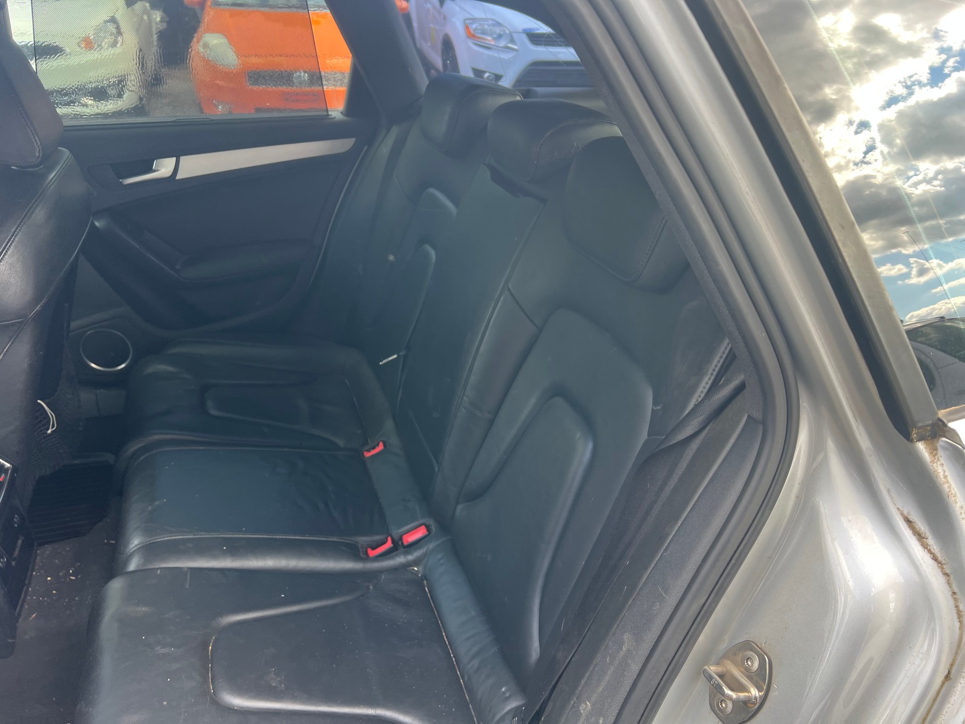 AUDI A4 Avant 3.0 V6 TDI quattro-image-8