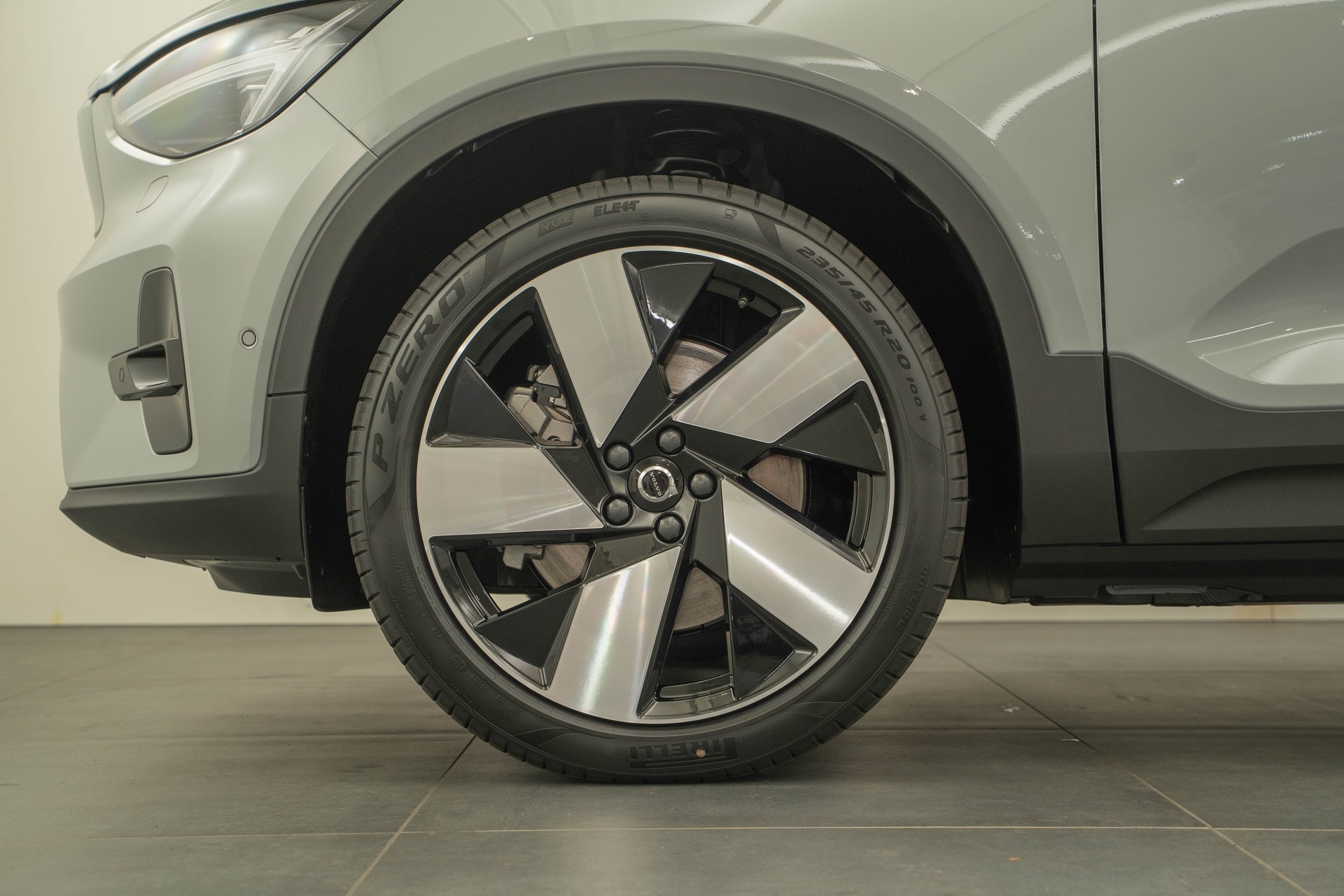 VOLVO EX40 Twin Performance Ultra AWD-image-14
