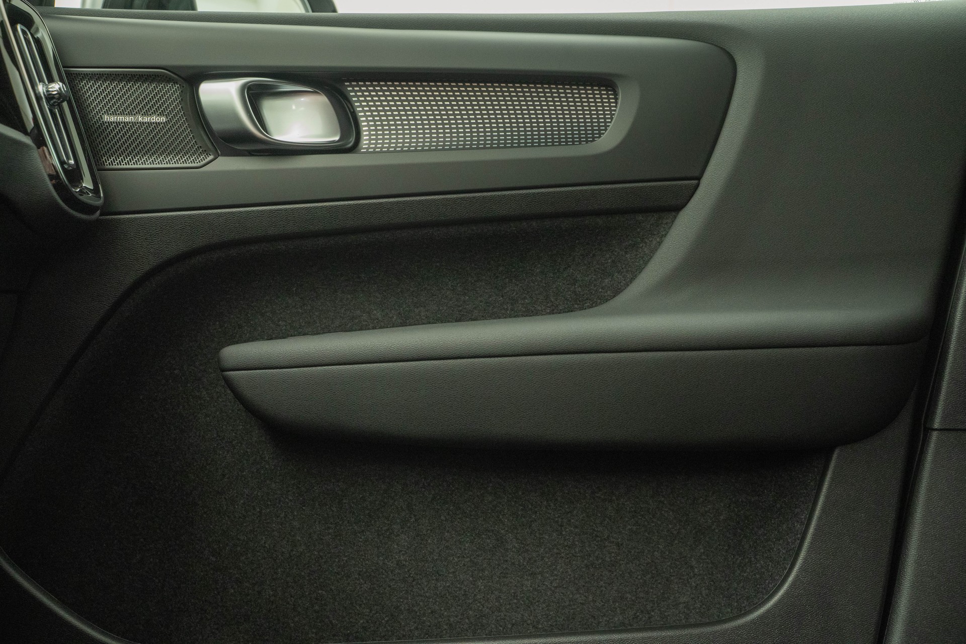 VOLVO EX40 Twin Performance Ultra AWD-image-13