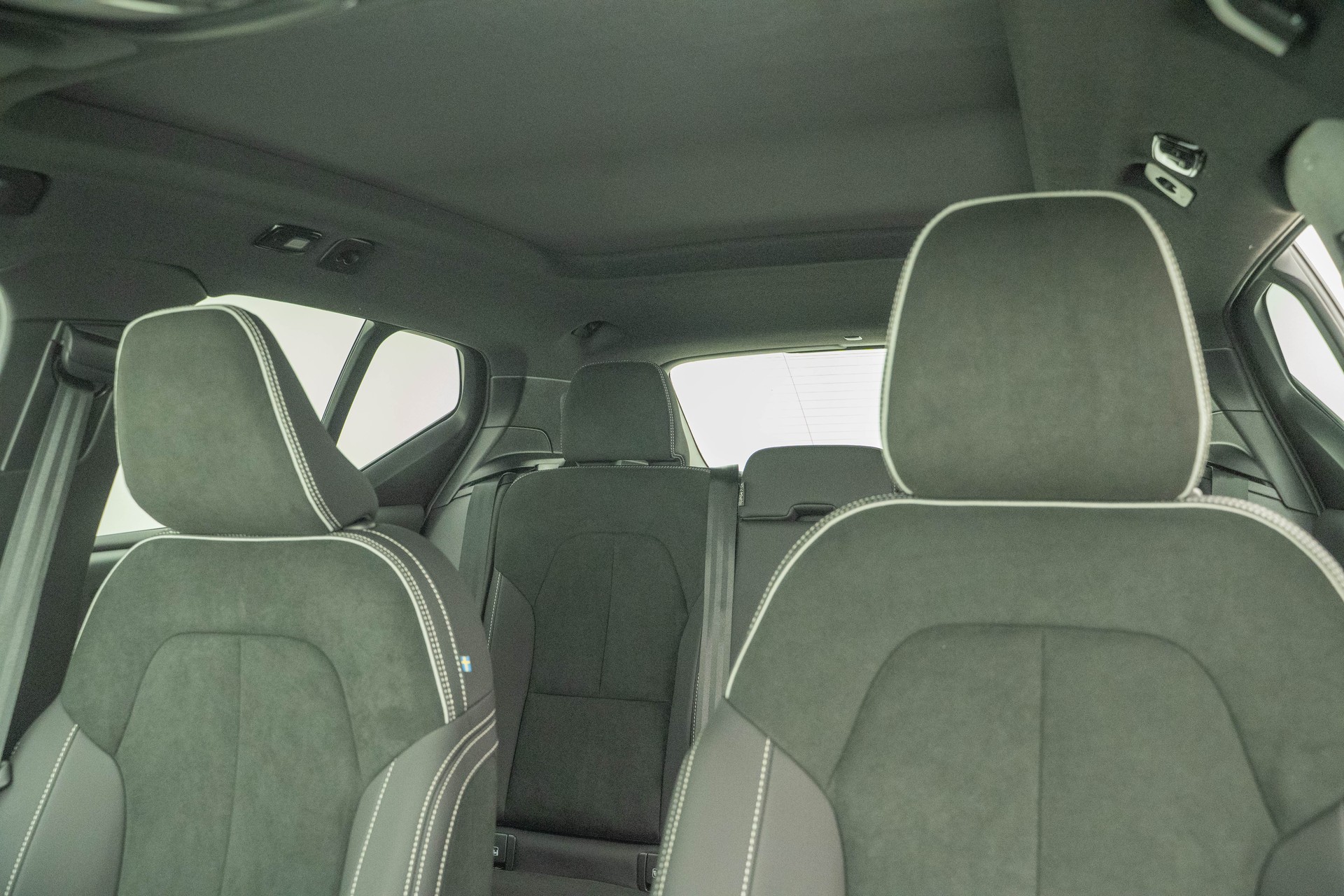 VOLVO EX40 Twin Performance Ultra AWD-image-9