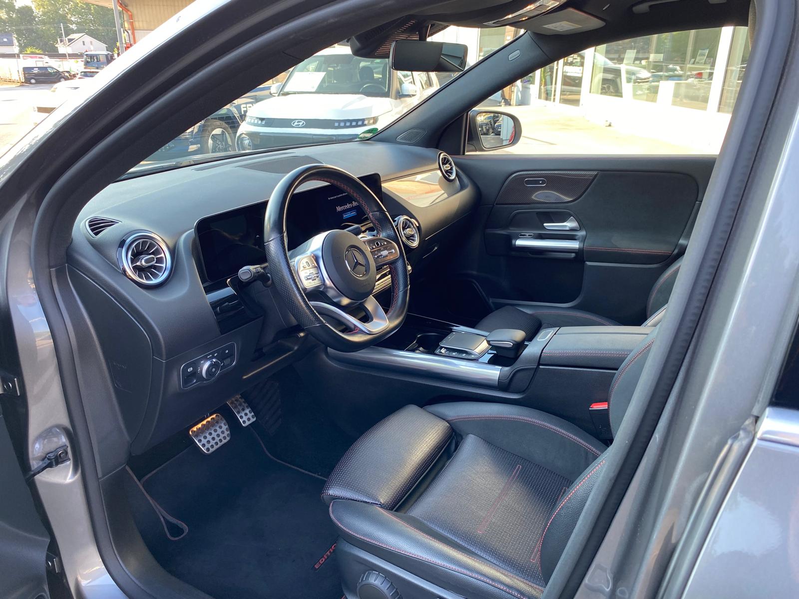 MERCEDES-BENZ GLA 250 4Matic Edition 1. 8G-DCT-image-11