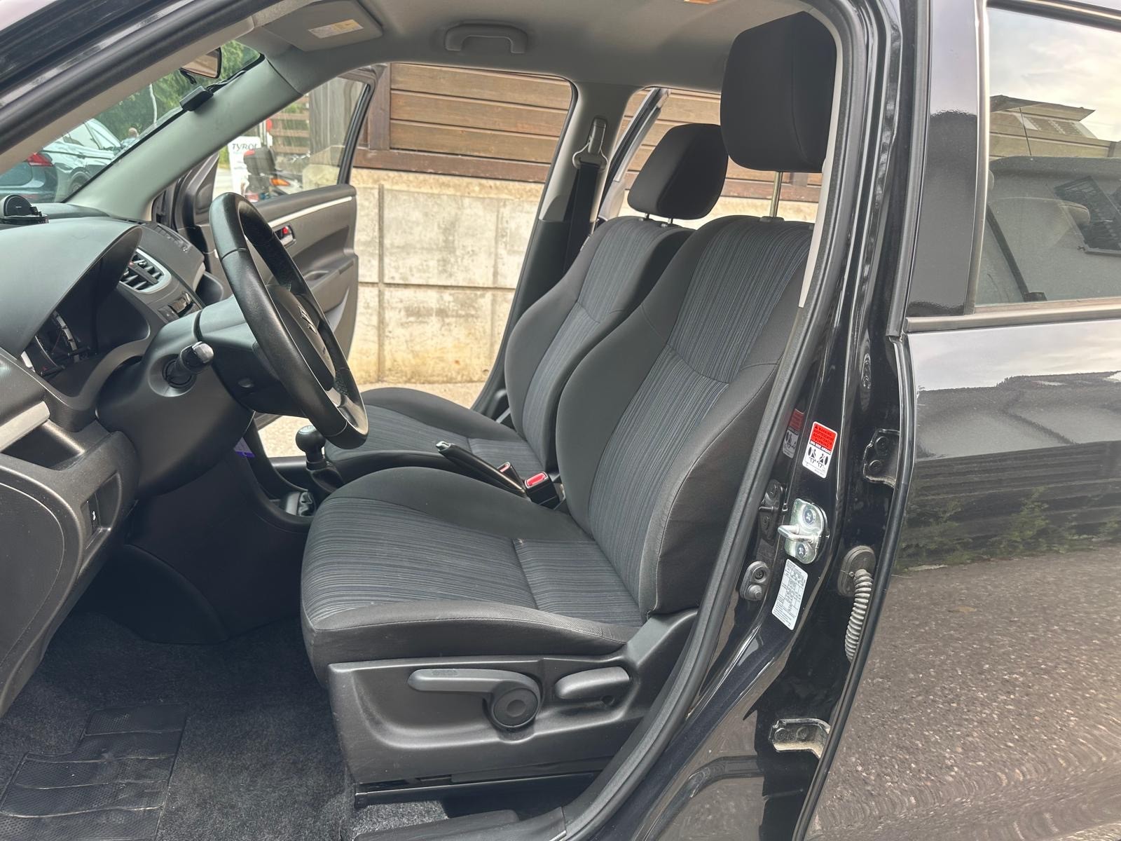 SUZUKI Swift 1.2i 16V GL-image-8