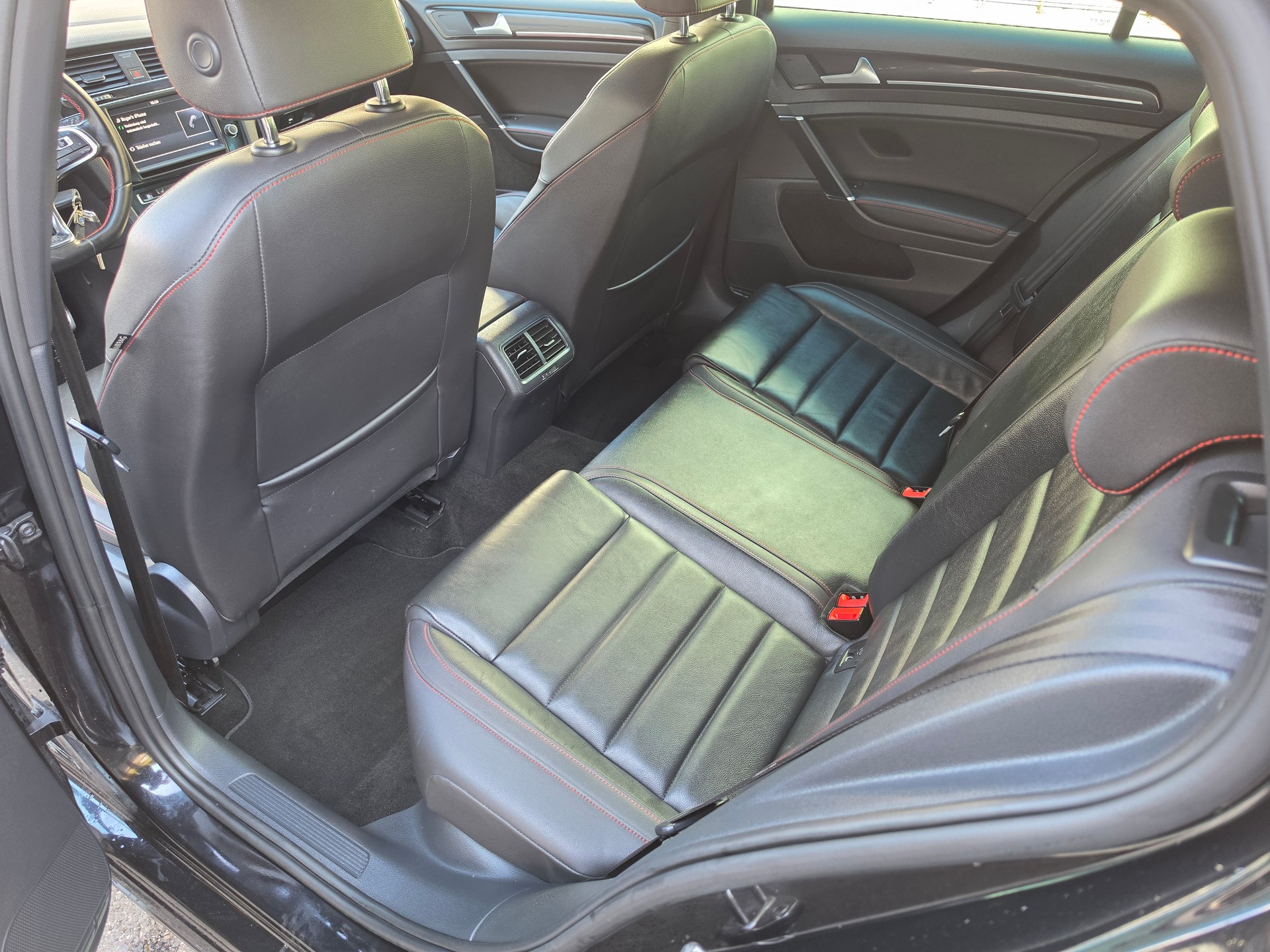 VW Golf 2.0 TSI GTI Performance DSG-image-13