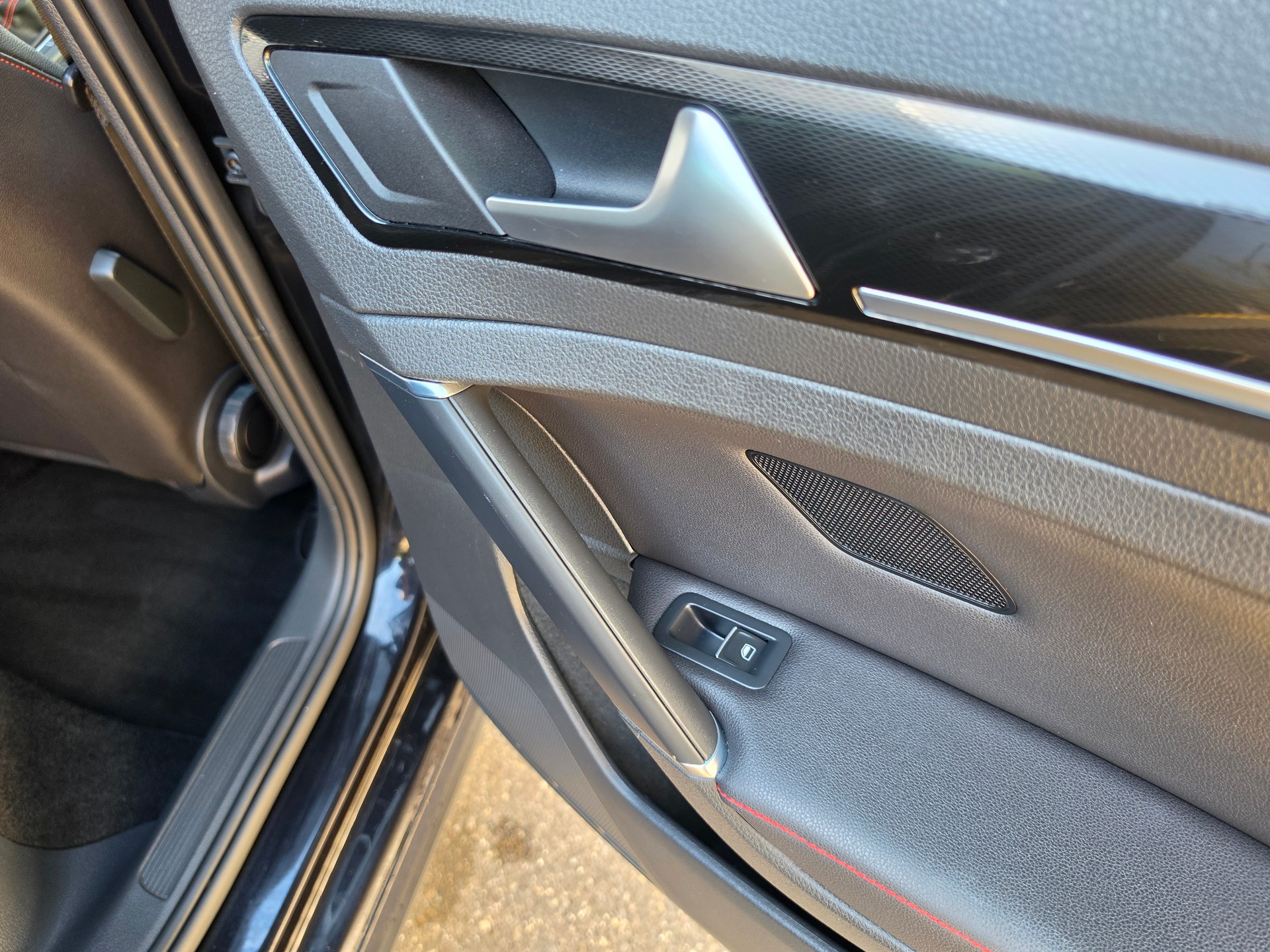 VW Golf 2.0 TSI GTI Performance DSG-image-18