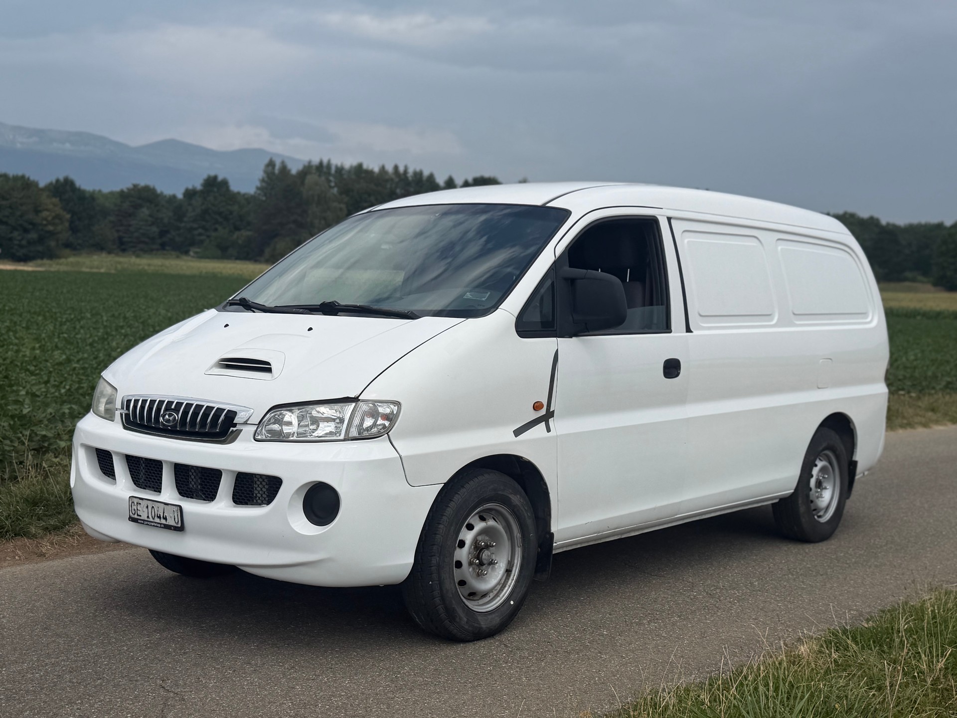 HYUNDAI H-1 Deluxe 2.5TDI-image-2