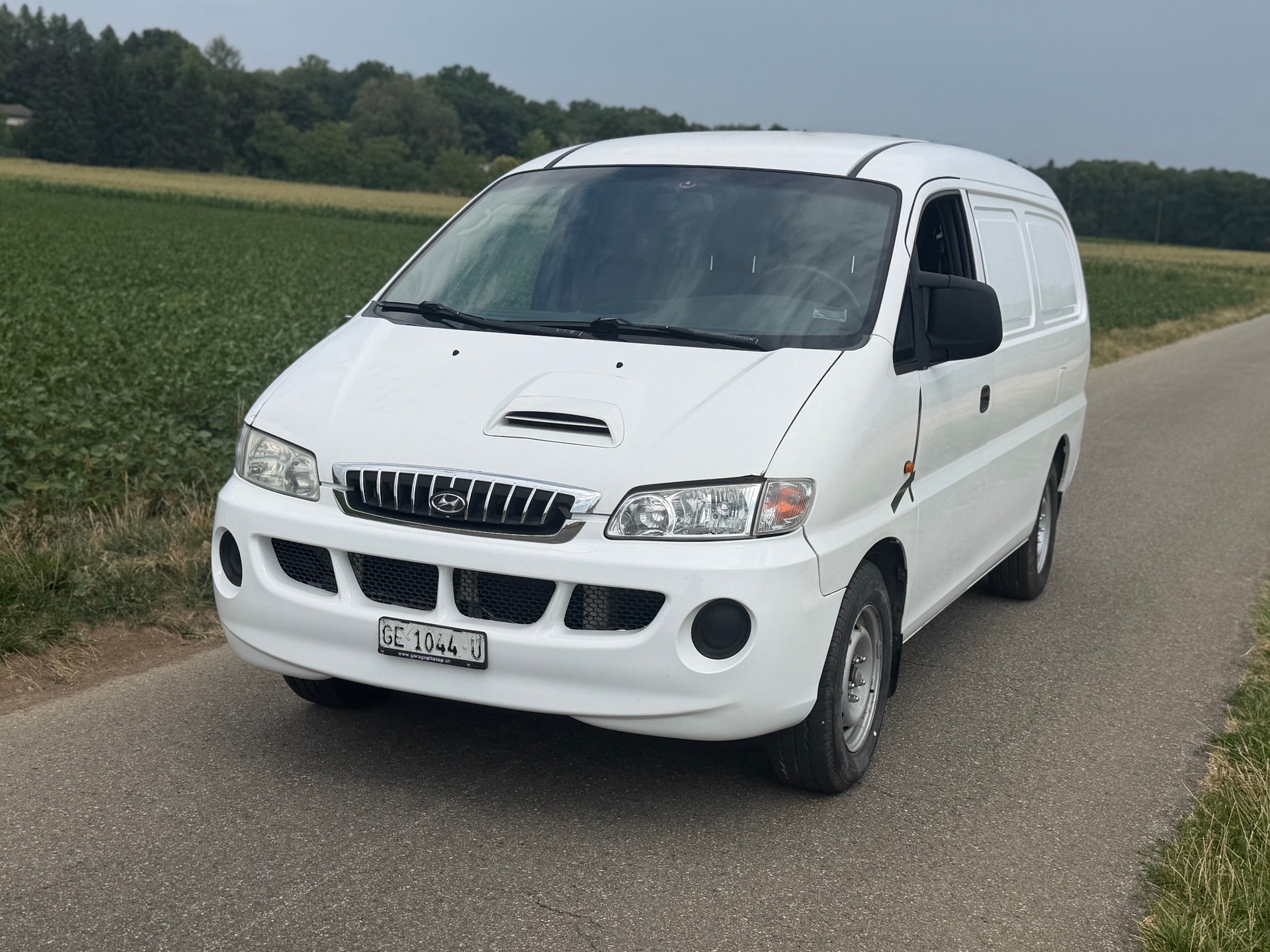 HYUNDAI H-1 Deluxe 2.5TDI-image-1
