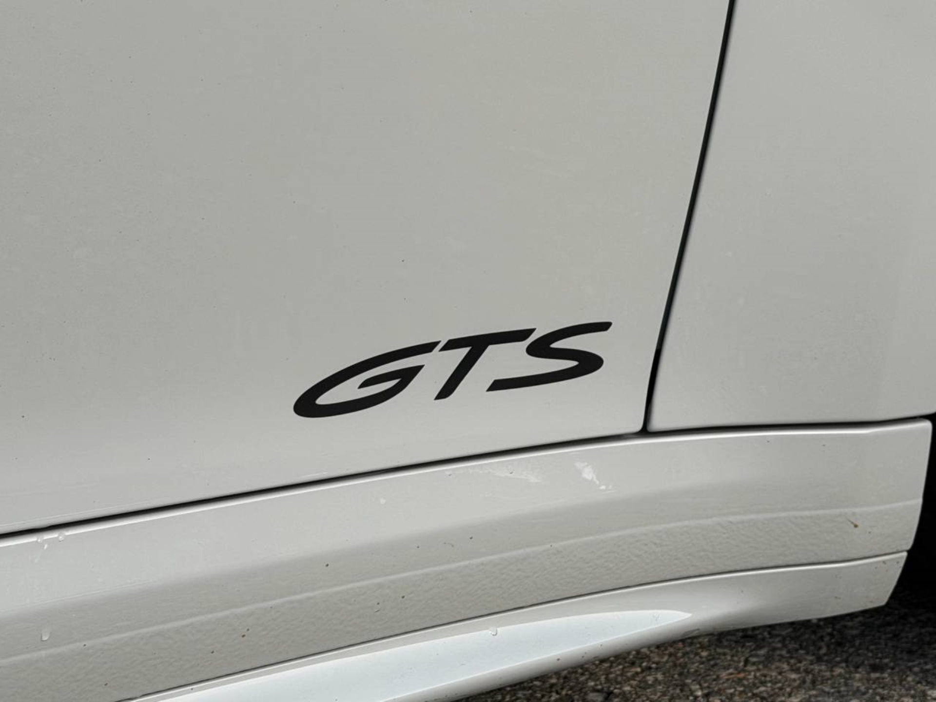 PORSCHE 911 Carrera 4 GTS-image-15