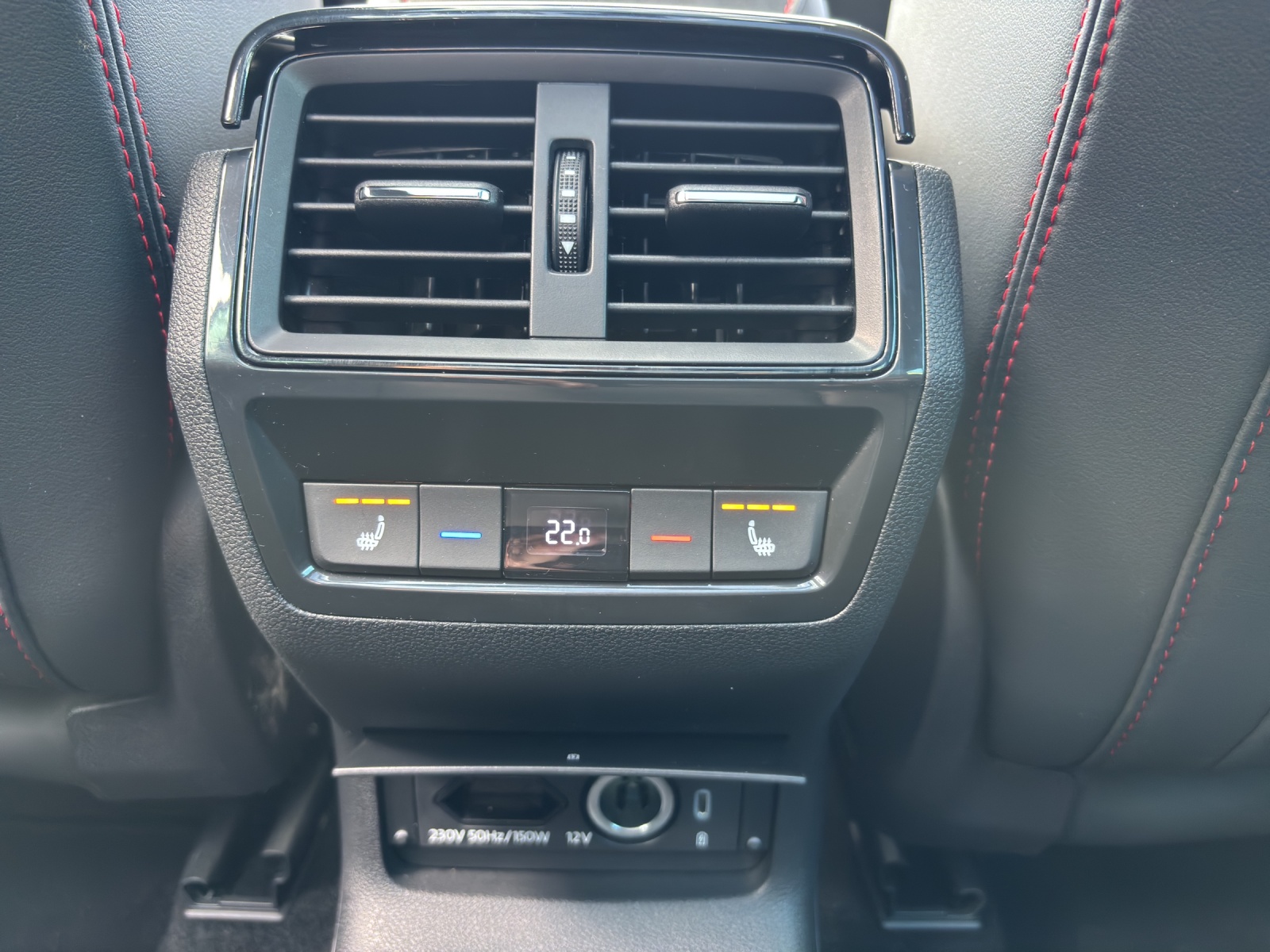 SKODA Kodiaq 2.0 TSI 4x4 RS mit AHK, Standheizung & Panorama-Ausstell-/Schiebedach-image-30