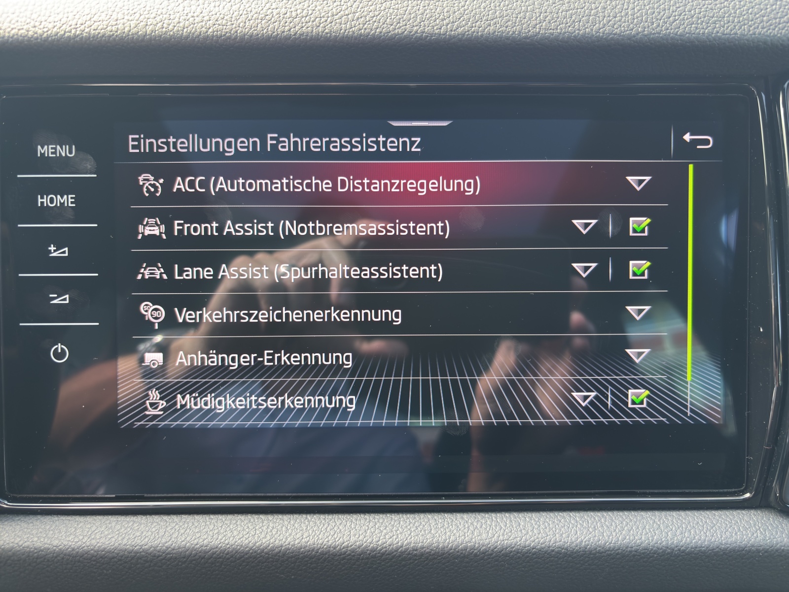 SKODA Kodiaq 2.0 TSI 4x4 RS mit AHK, Standheizung & Panorama-Ausstell-/Schiebedach-image-22