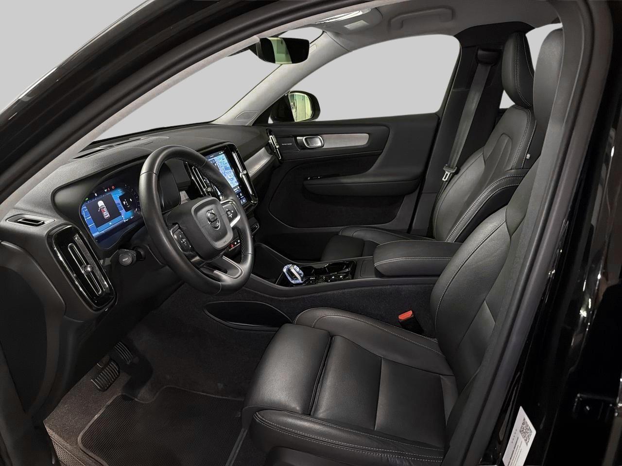 VOLVO XC40 2.0 B4 MH Plus Dark-image-10