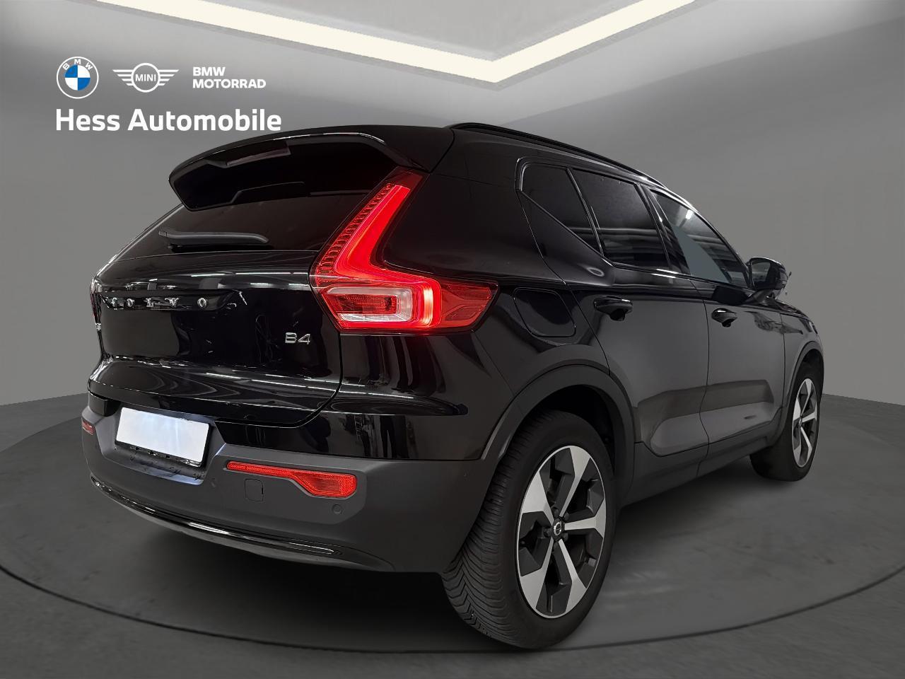 VOLVO XC40 2.0 B4 MH Plus Dark-showroom-element-2