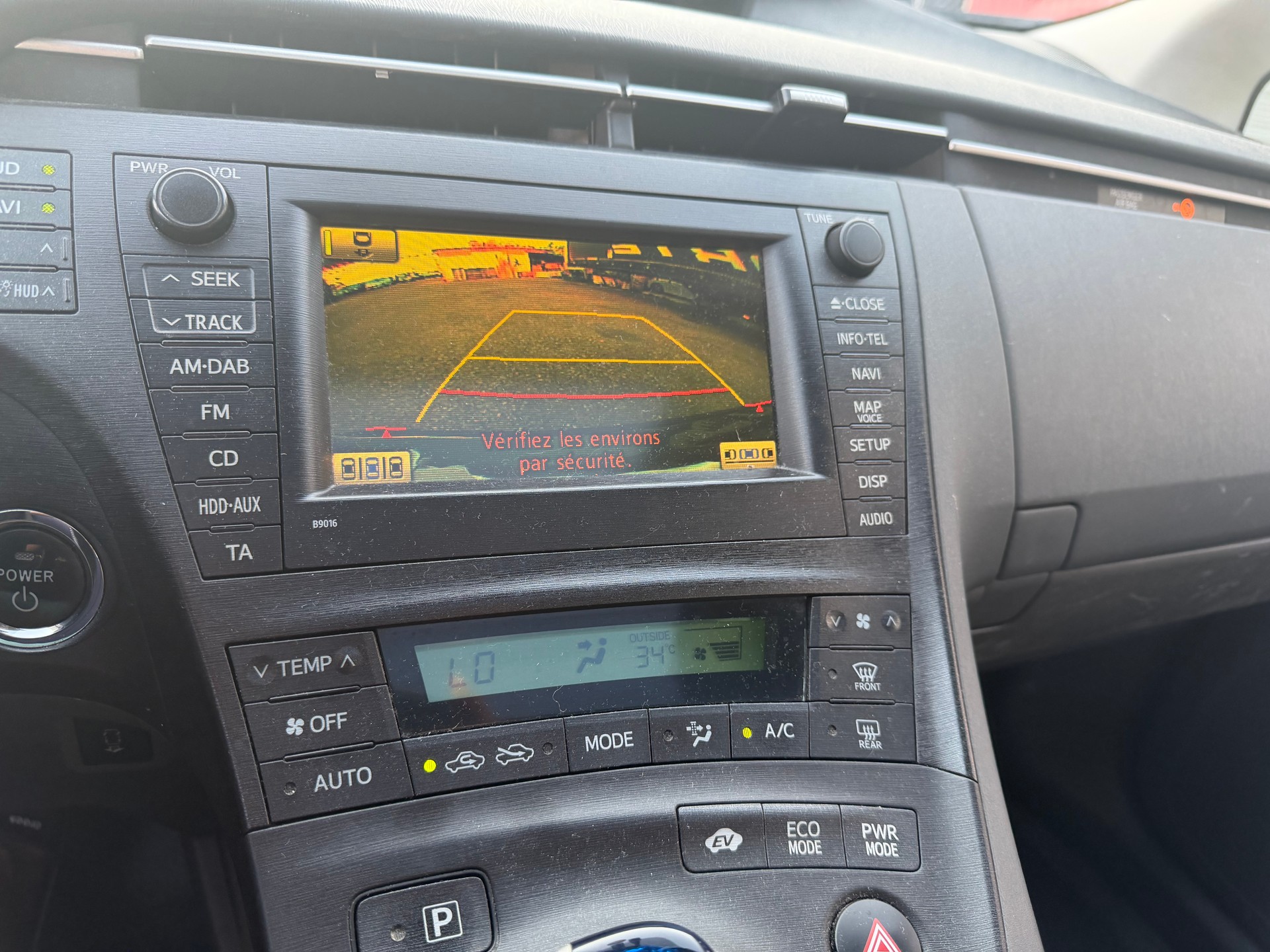 TOYOTA Prius 1.8 16V HSD Sol Premium-image-8