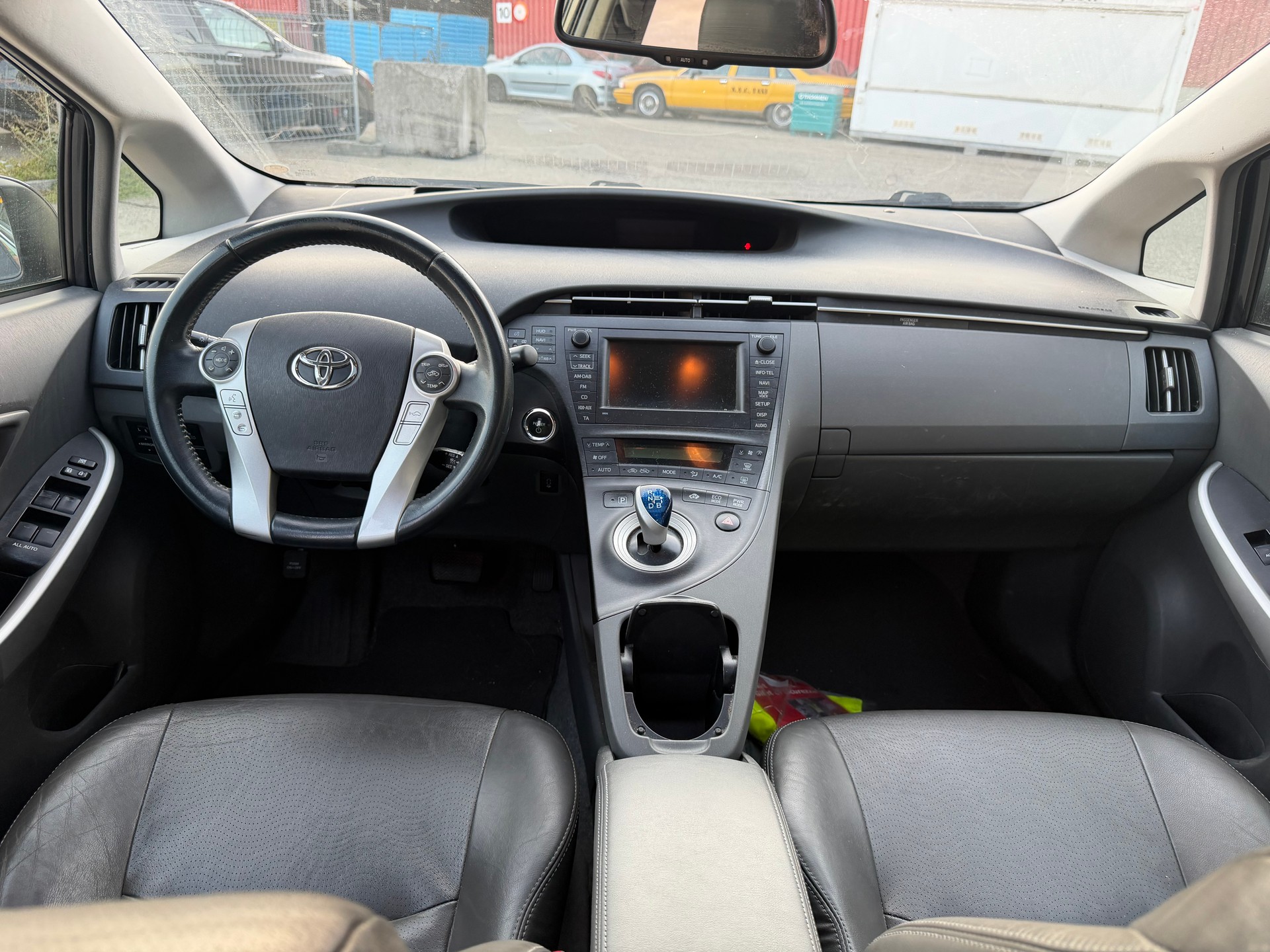 TOYOTA Prius 1.8 16V HSD Sol Premium-image-10
