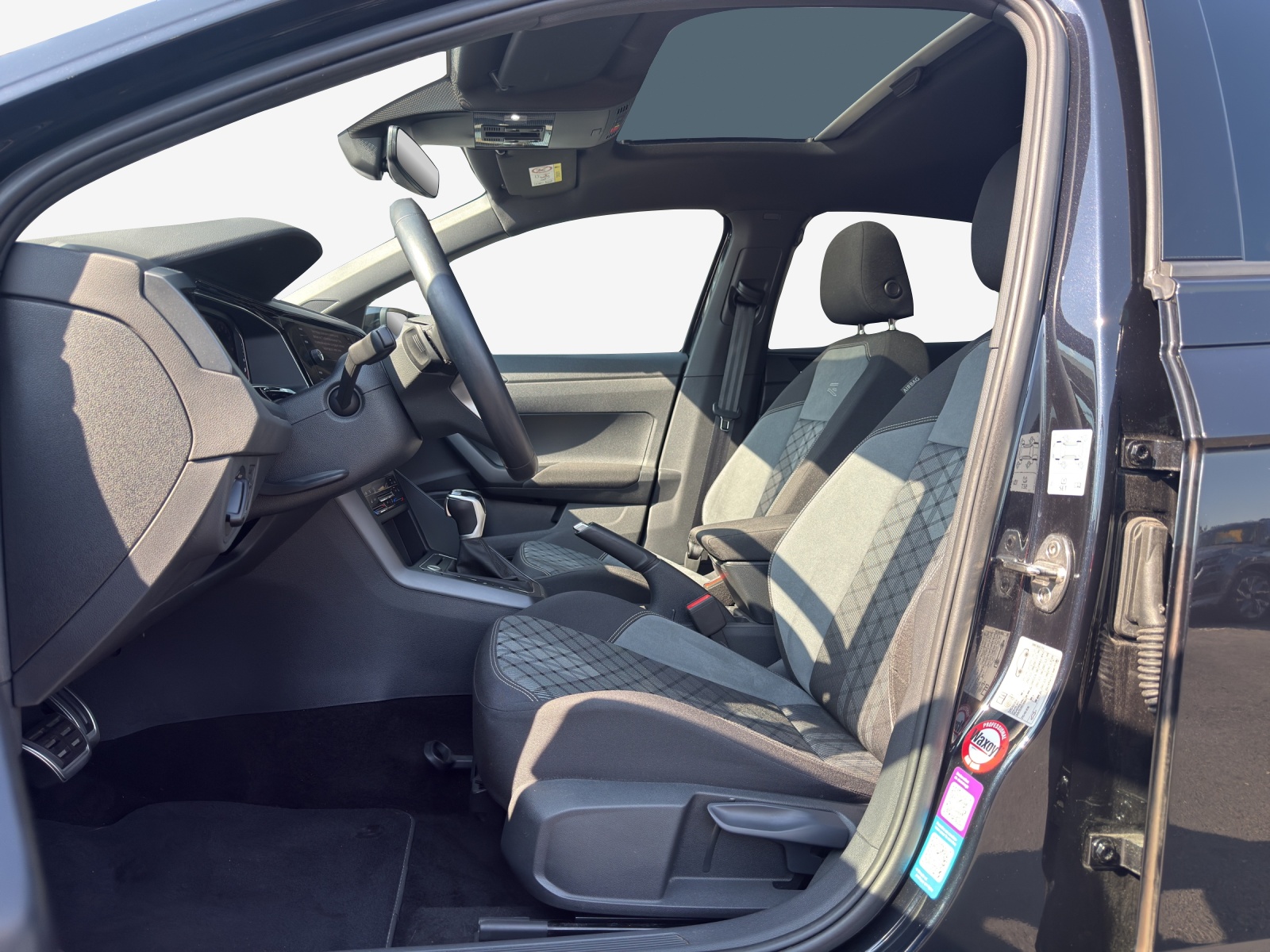 VW Taigo 1.0 TSI R-Line DSG-image-7