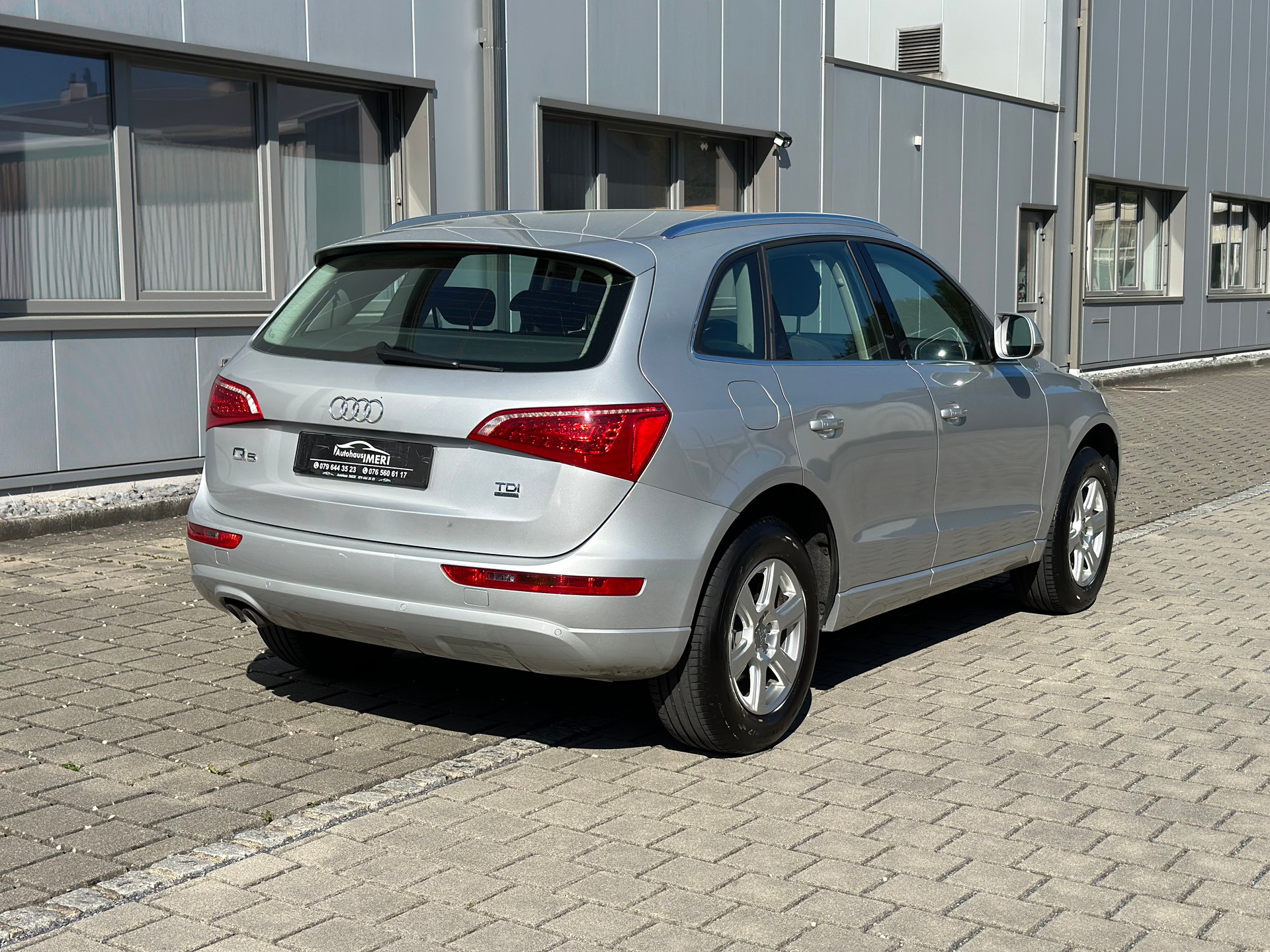 AUDI Q5 2.0 TDI quattro S-tronic-image-9