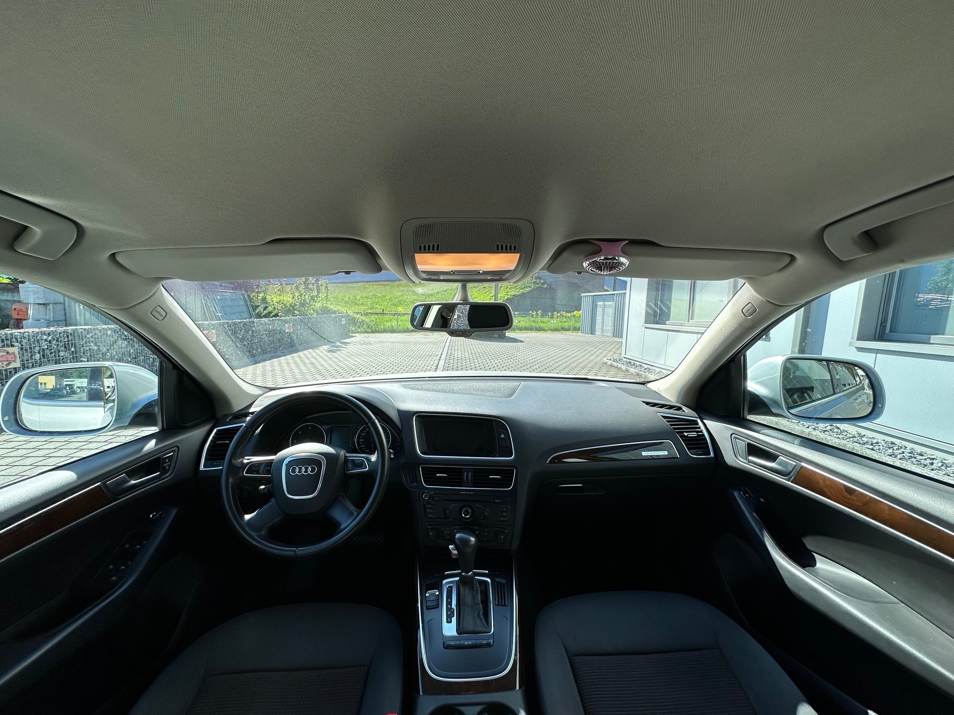 AUDI Q5 2.0 TDI quattro S-tronic-image-13