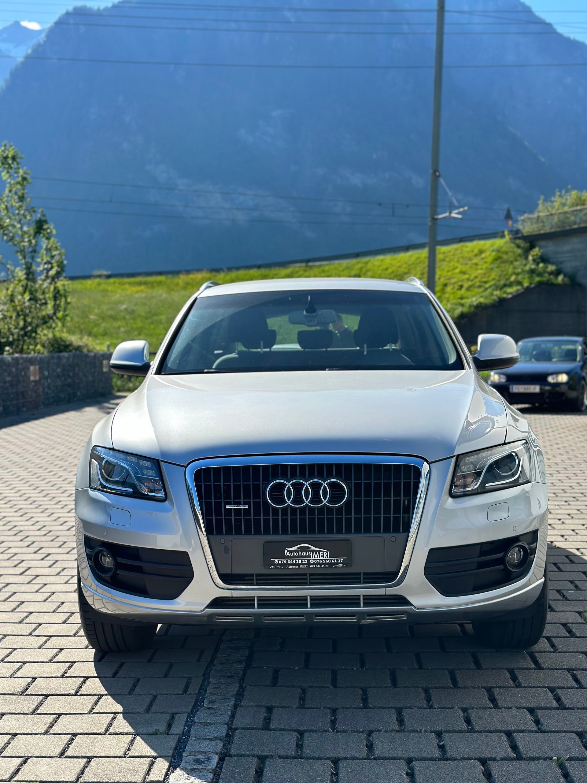 AUDI Q5 2.0 TDI quattro S-tronic-image-2