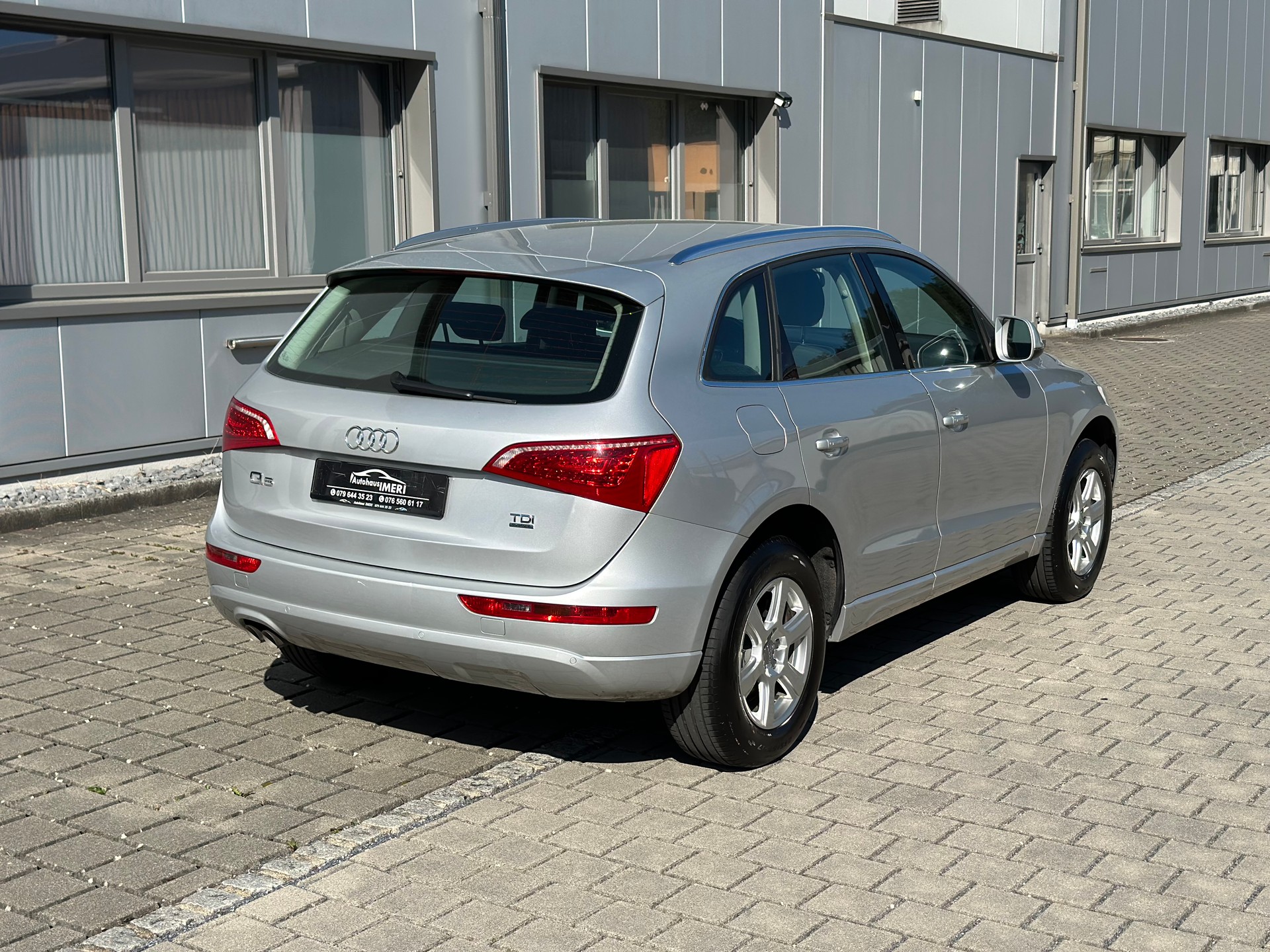 AUDI Q5 2.0 TDI quattro S-tronic-image-8
