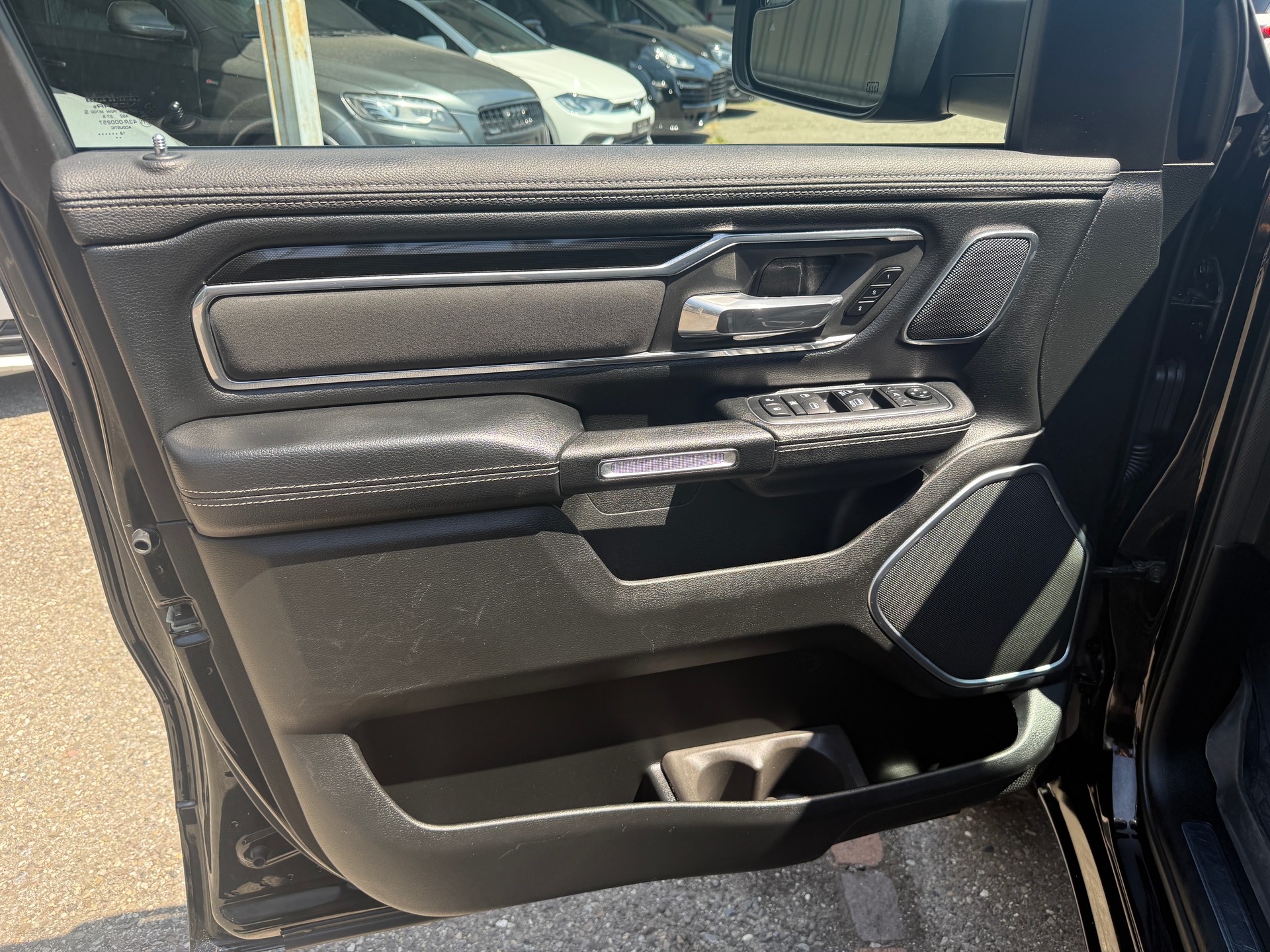 DODGE USA Ram 1500 Quad Kab. Pick-up HEMI MDS VVT Laramie 5.7, 396 PS-image-24