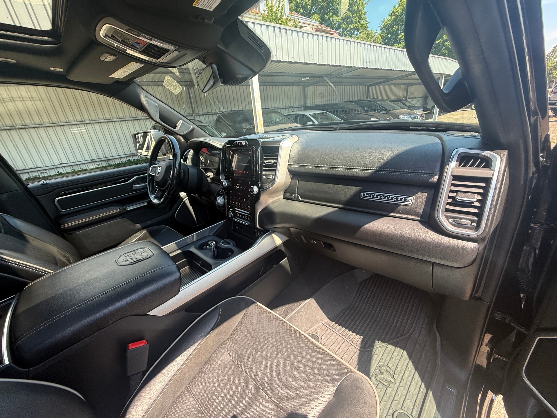 DODGE USA Ram 1500 Quad Kab. Pick-up HEMI MDS VVT Laramie 5.7, 396 PS-image-13