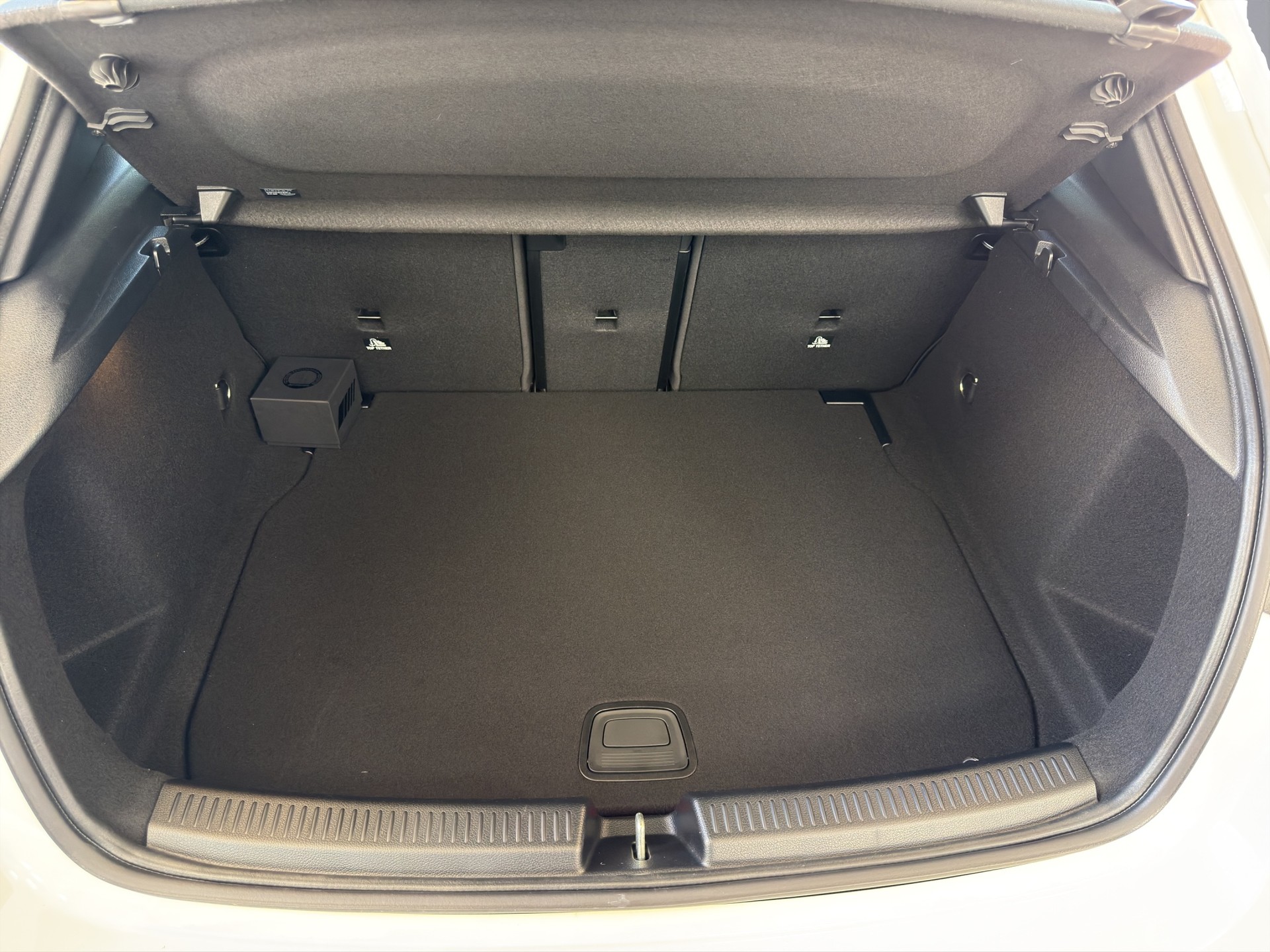 MERCEDES-BENZ A 35 AMG 4matic-image-15