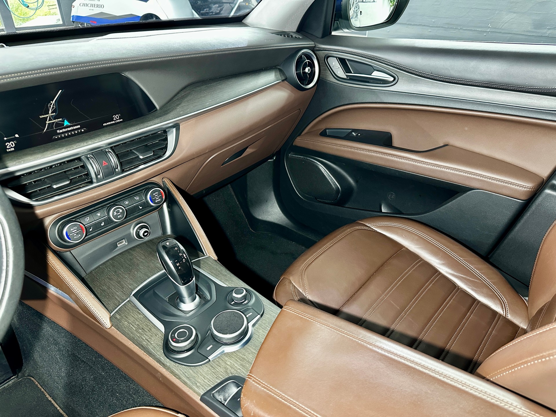 ALFA ROMEO Stelvio 2.0 Executive Q4 Automatic-image-18