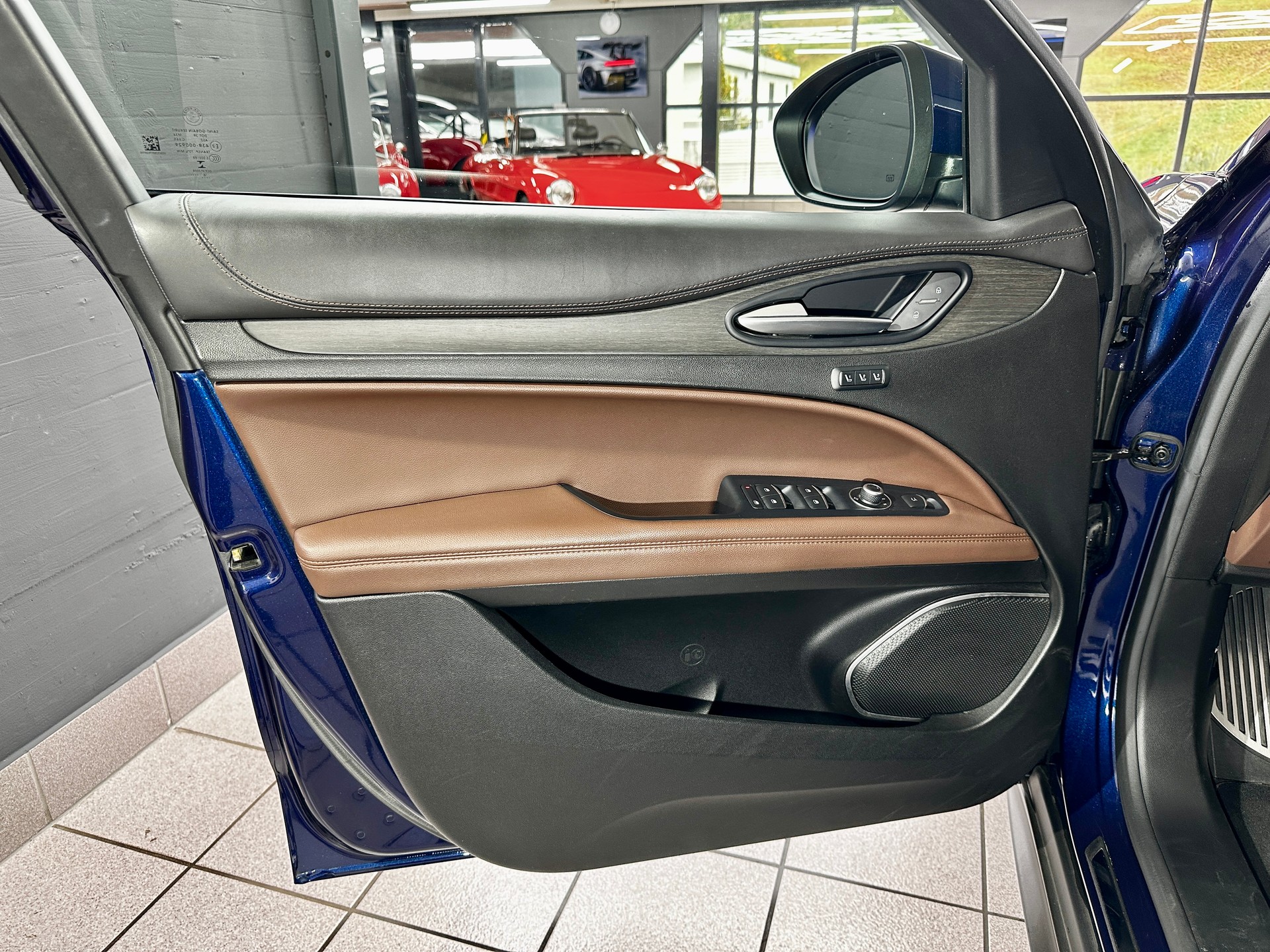 ALFA ROMEO Stelvio 2.0 Executive Q4 Automatic-image-14