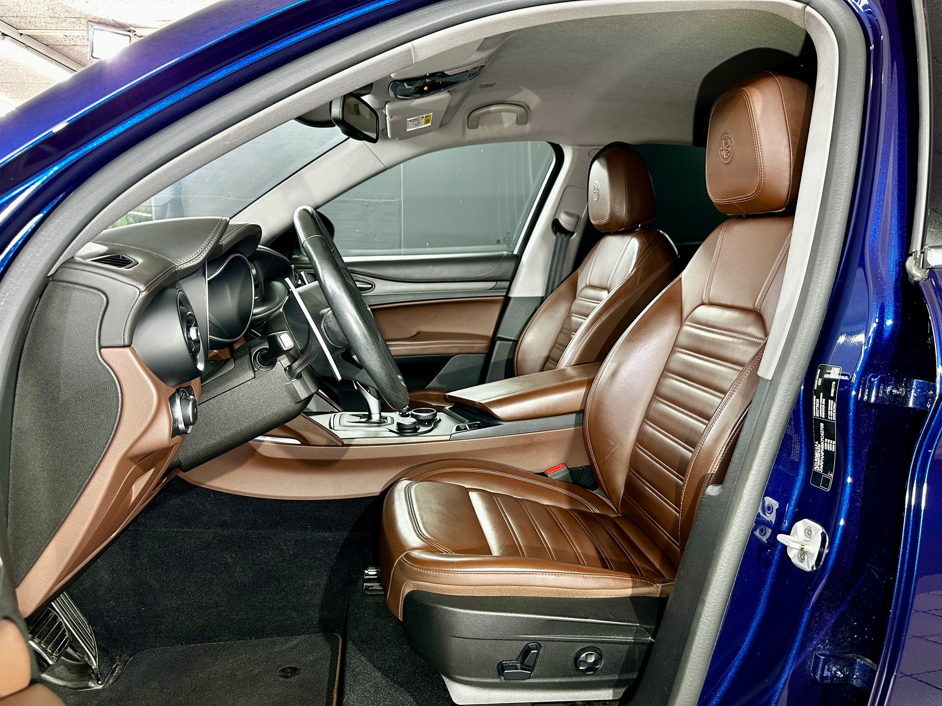 ALFA ROMEO Stelvio 2.0 Executive Q4 Automatic-image-13
