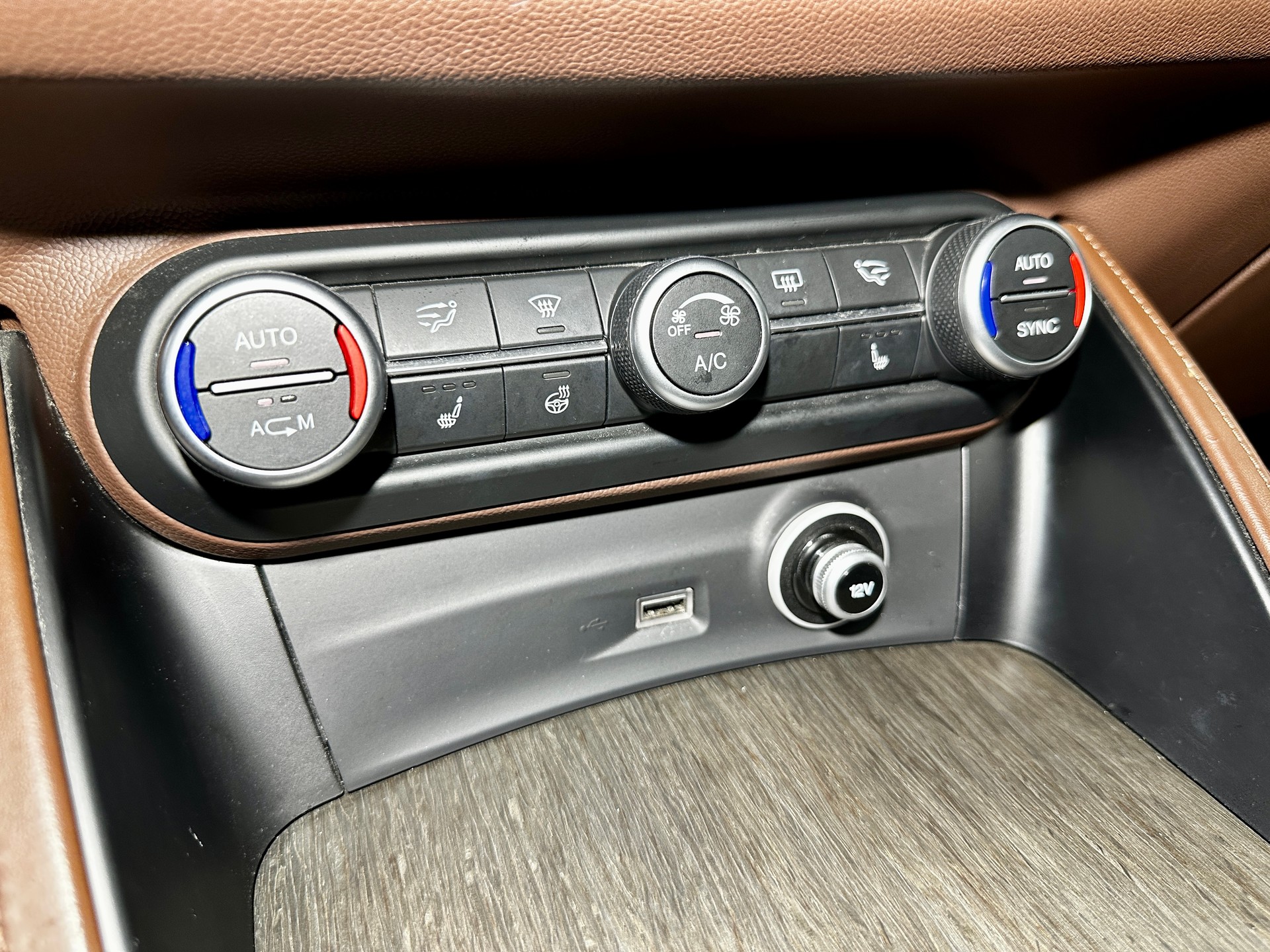 ALFA ROMEO Stelvio 2.0 Executive Q4 Automatic-image-22