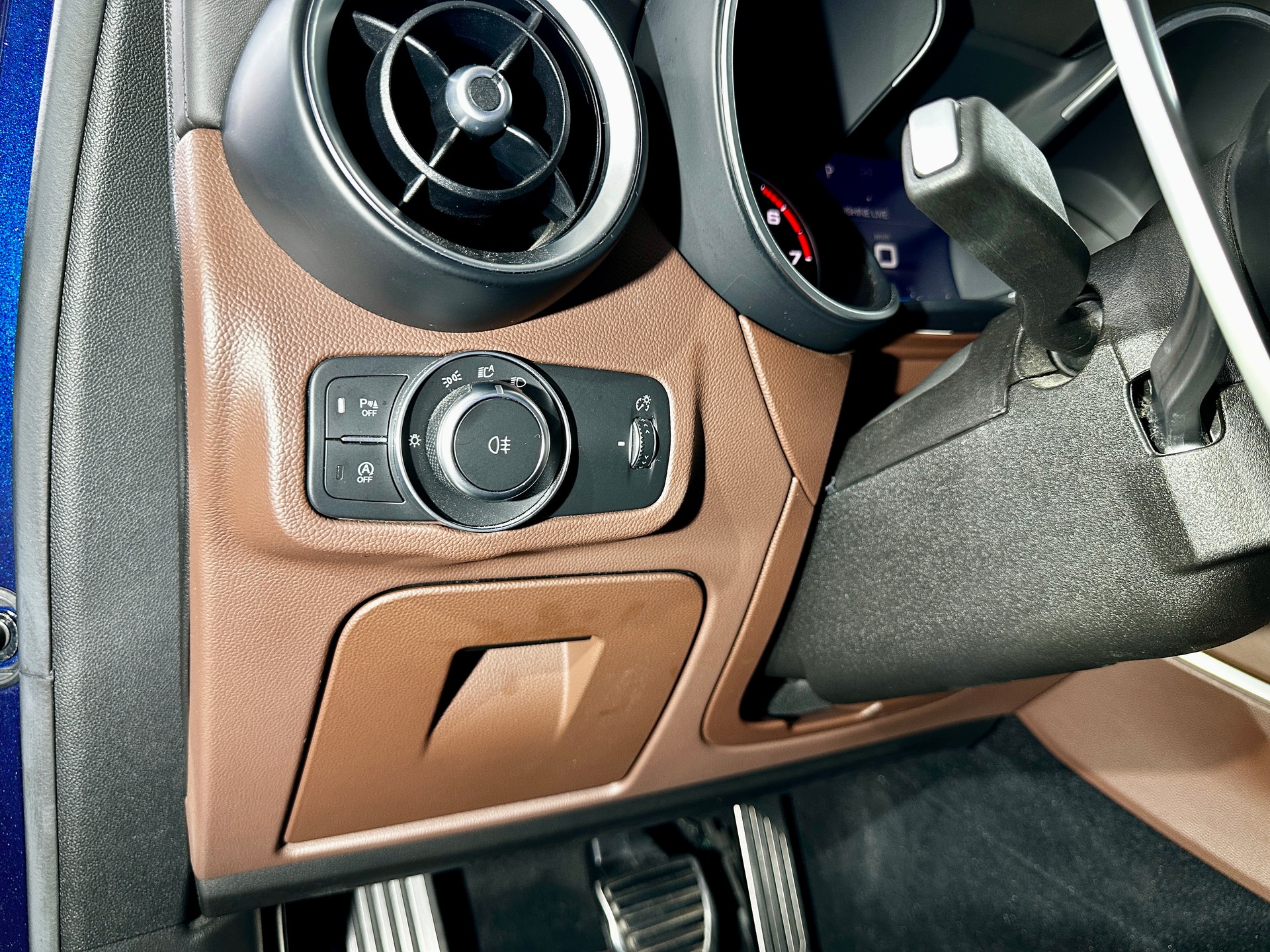 ALFA ROMEO Stelvio 2.0 Executive Q4 Automatic-image-25