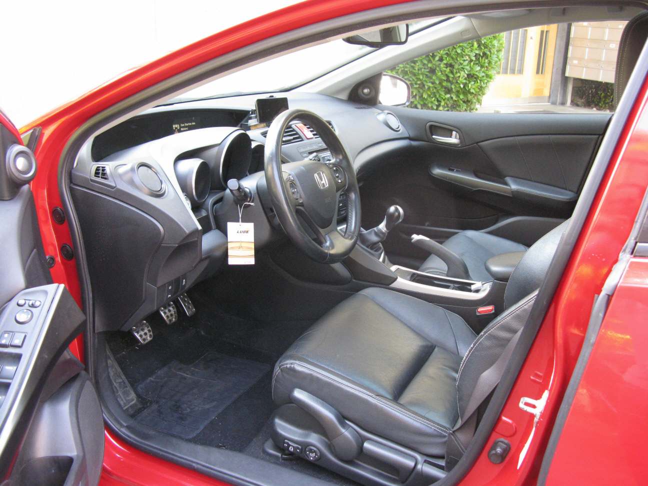 HONDA Civic 1.8i-VTEC 142 Executive-image-6
