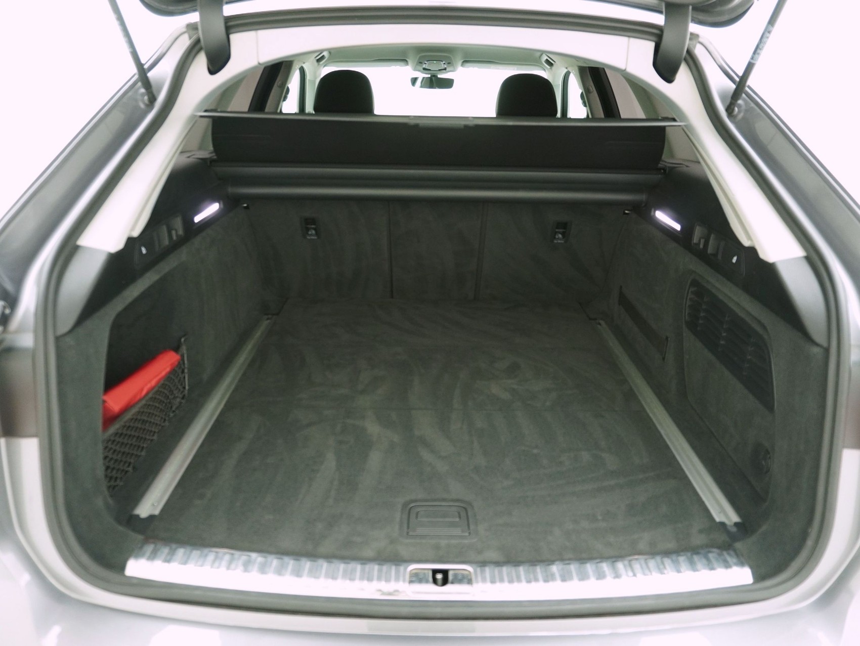 AUDI A6 Avant 40 TDI Sport S-Tronic-image-11