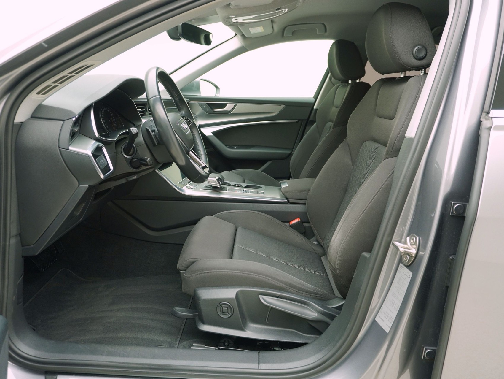 AUDI A6 Avant 40 TDI Sport S-Tronic-image-8