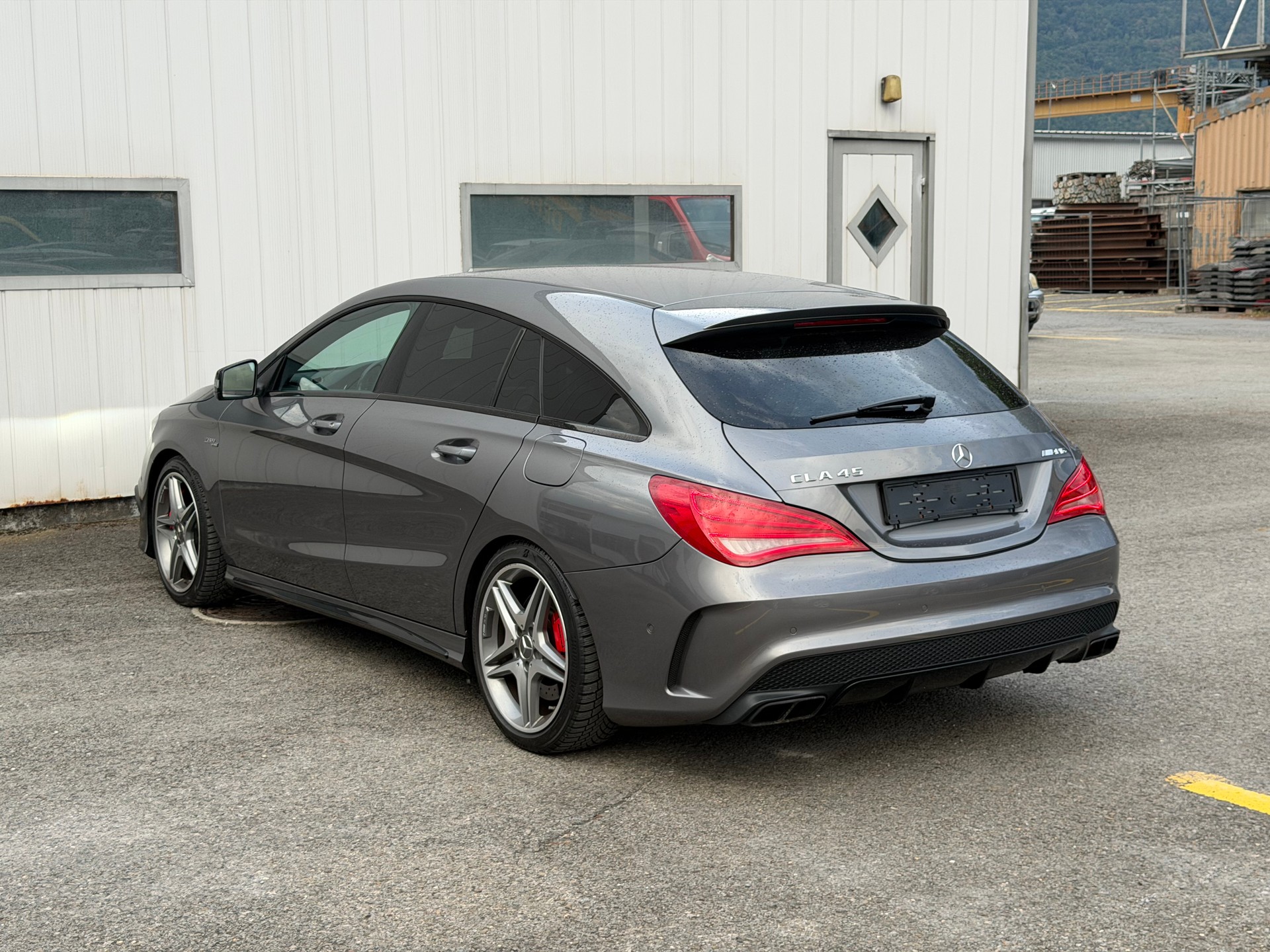 MERCEDES-BENZ CLA Shooting Brake 45 AMG 4Matic Speedshift-image-5
