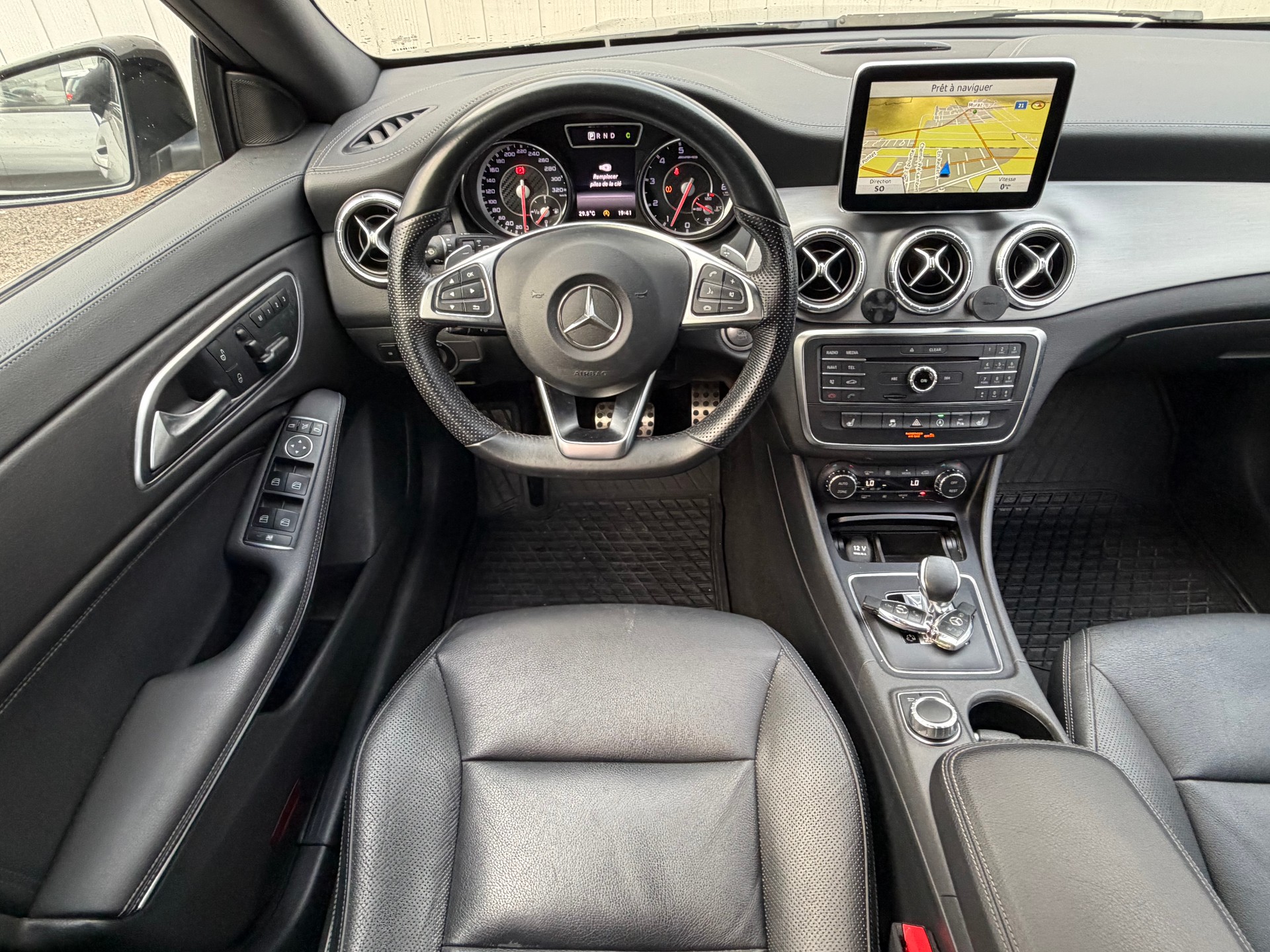 MERCEDES-BENZ CLA Shooting Brake 45 AMG 4Matic Speedshift-image-8