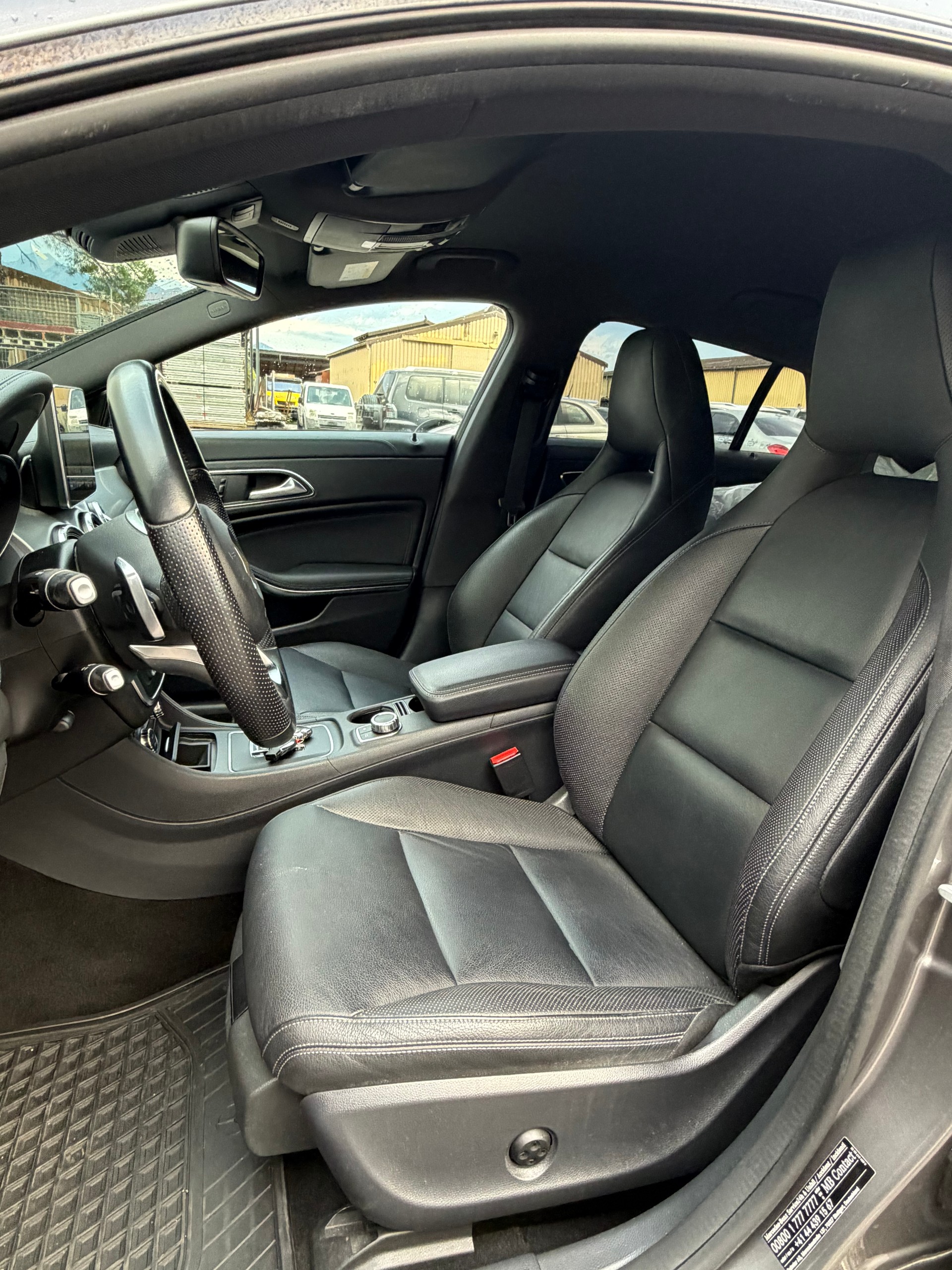 MERCEDES-BENZ CLA Shooting Brake 45 AMG 4Matic Speedshift-image-9
