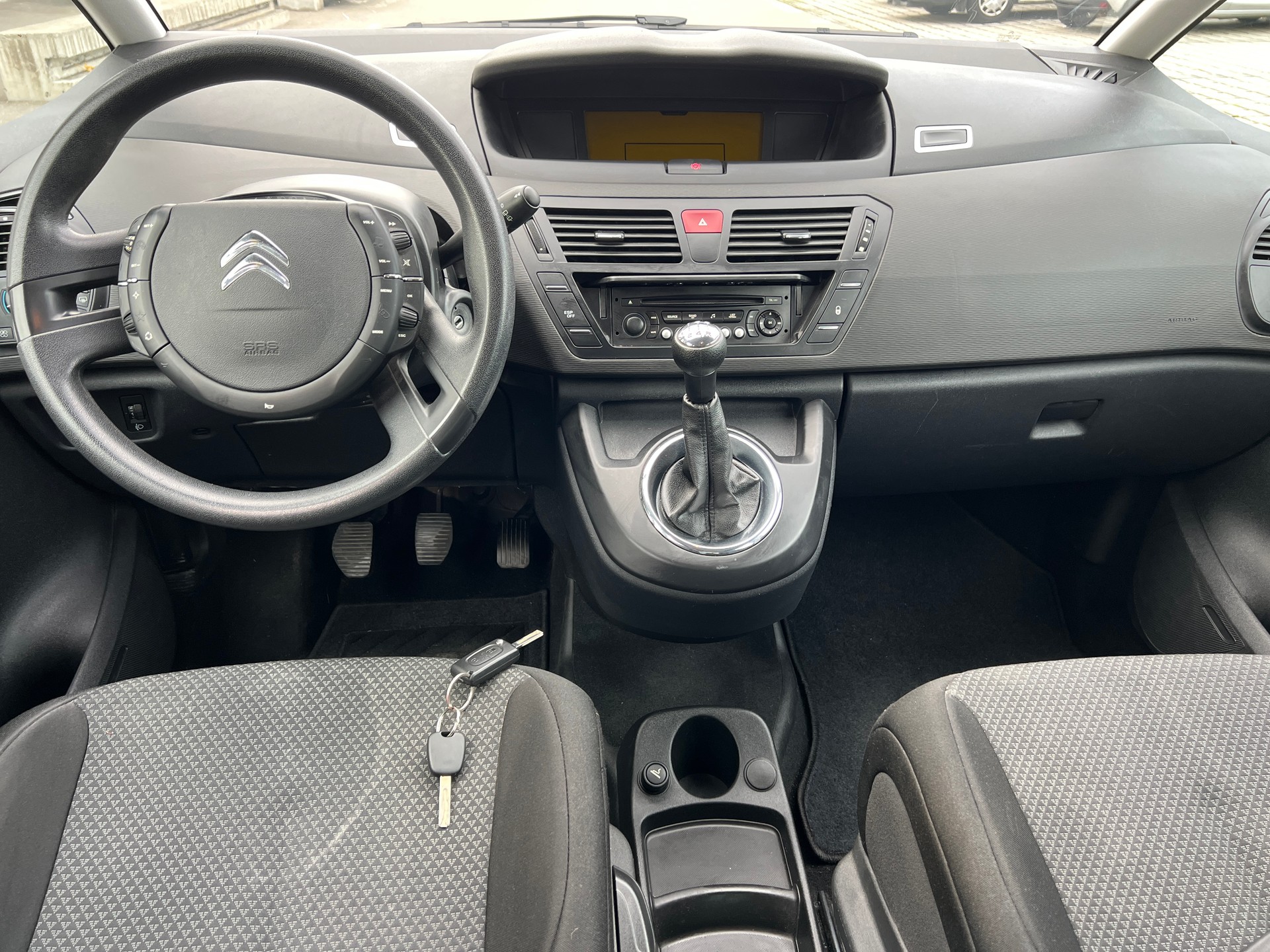 CITROEN C4 Picasso 1.6i 16V Swiss Style-image-7