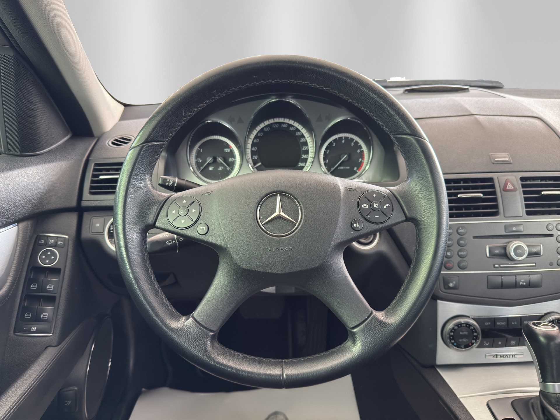 MERCEDES-BENZ C 350 Avantgarde 4Matic 7G-Tronic-image-9