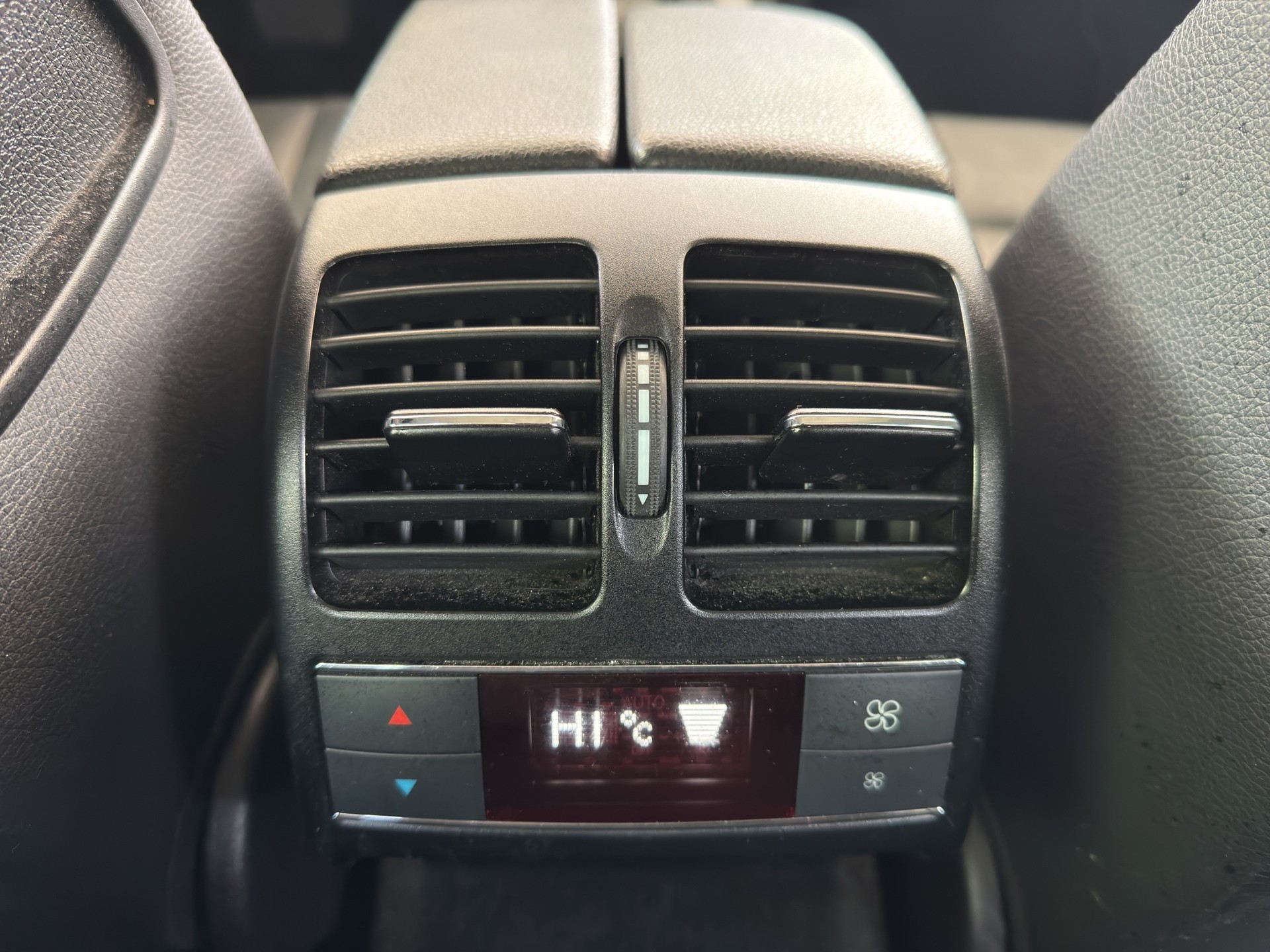 MERCEDES-BENZ C 350 Avantgarde 4Matic 7G-Tronic-image-14