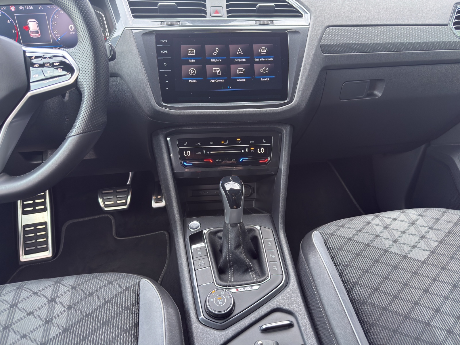 VW Tiguan 2.0TSI R-Line 4Motion DSG-image-10
