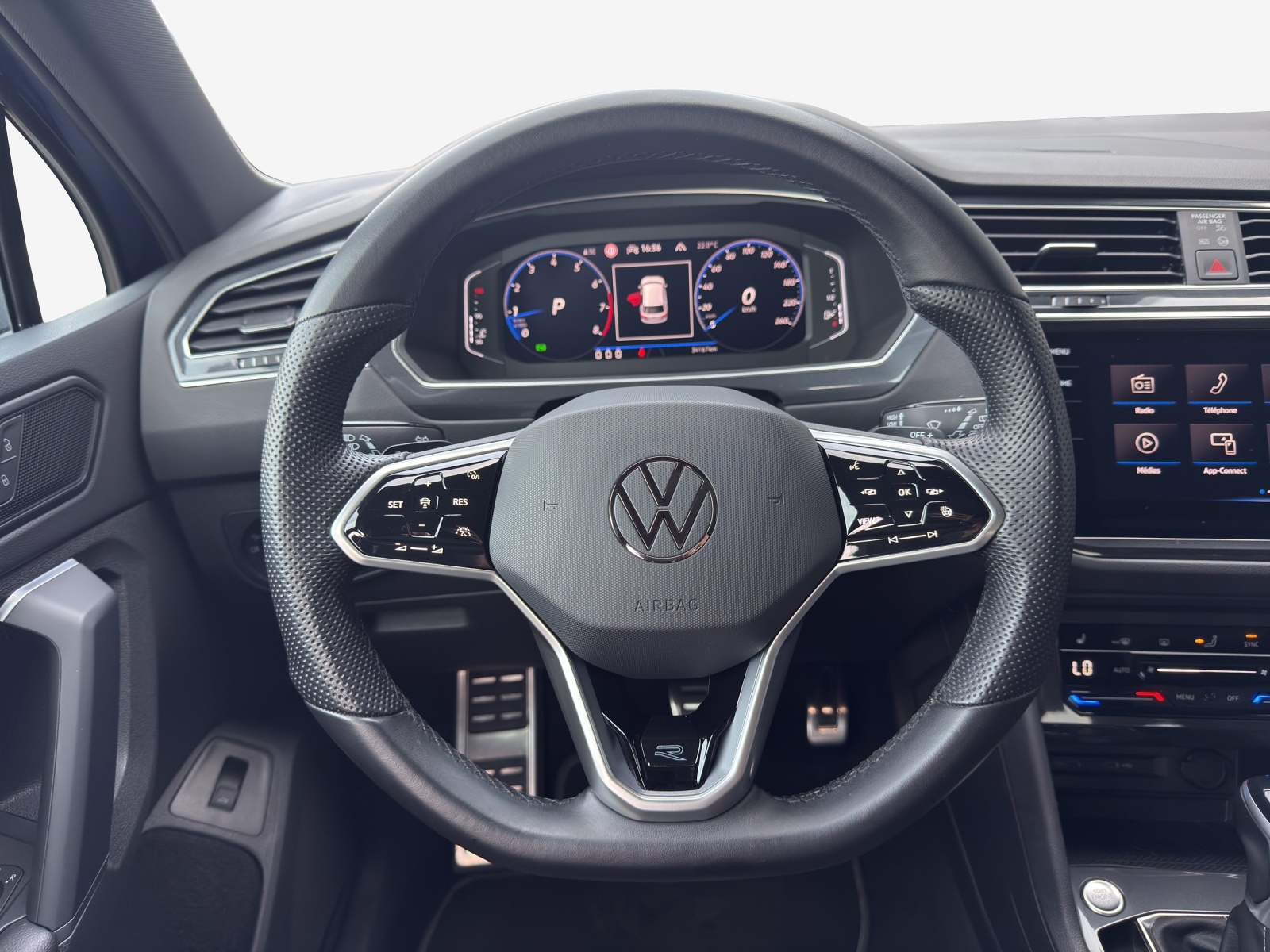 VW Tiguan 2.0TSI R-Line 4Motion DSG-image-9