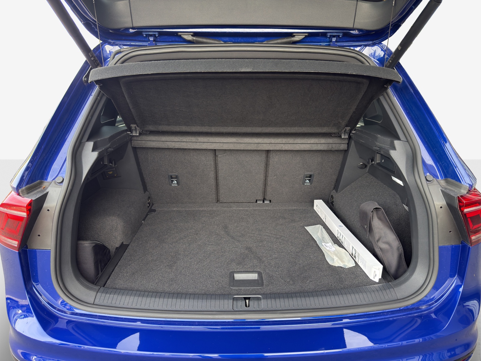 VW Tiguan 2.0TSI R-Line 4Motion DSG-image-12